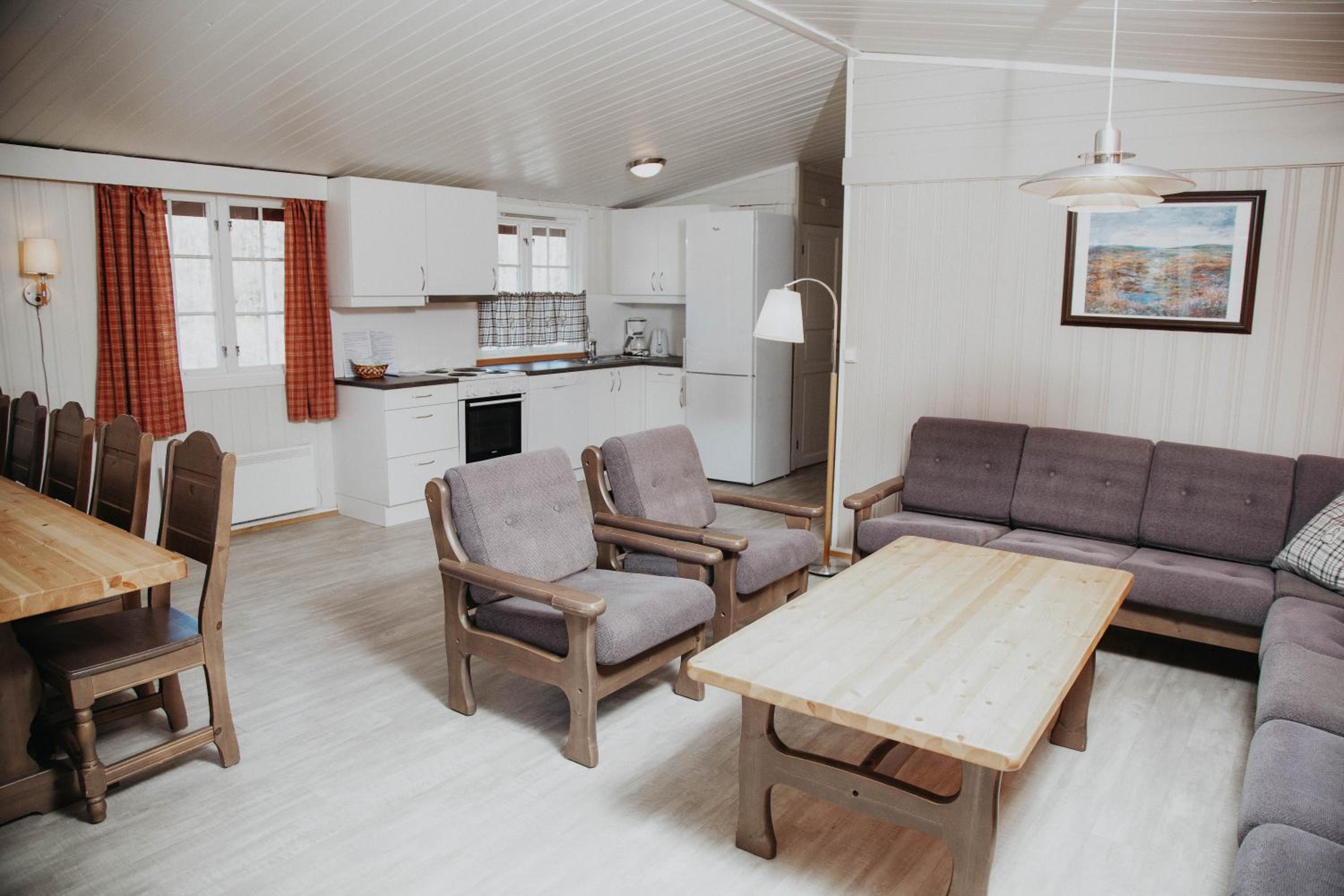 Four-Bedroom Cottage - Photo 1