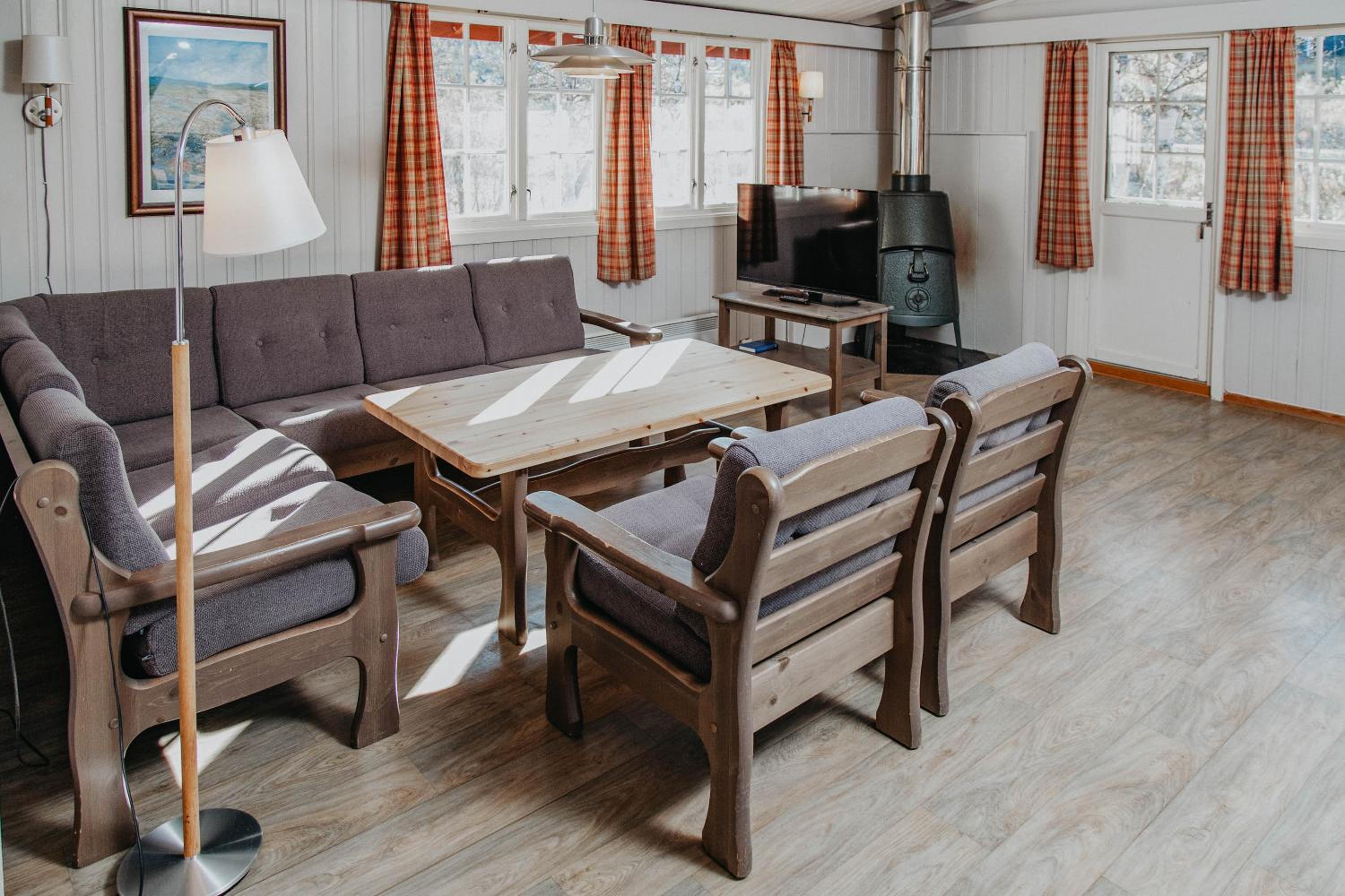Three-Bedroom Cottage - Photo 1