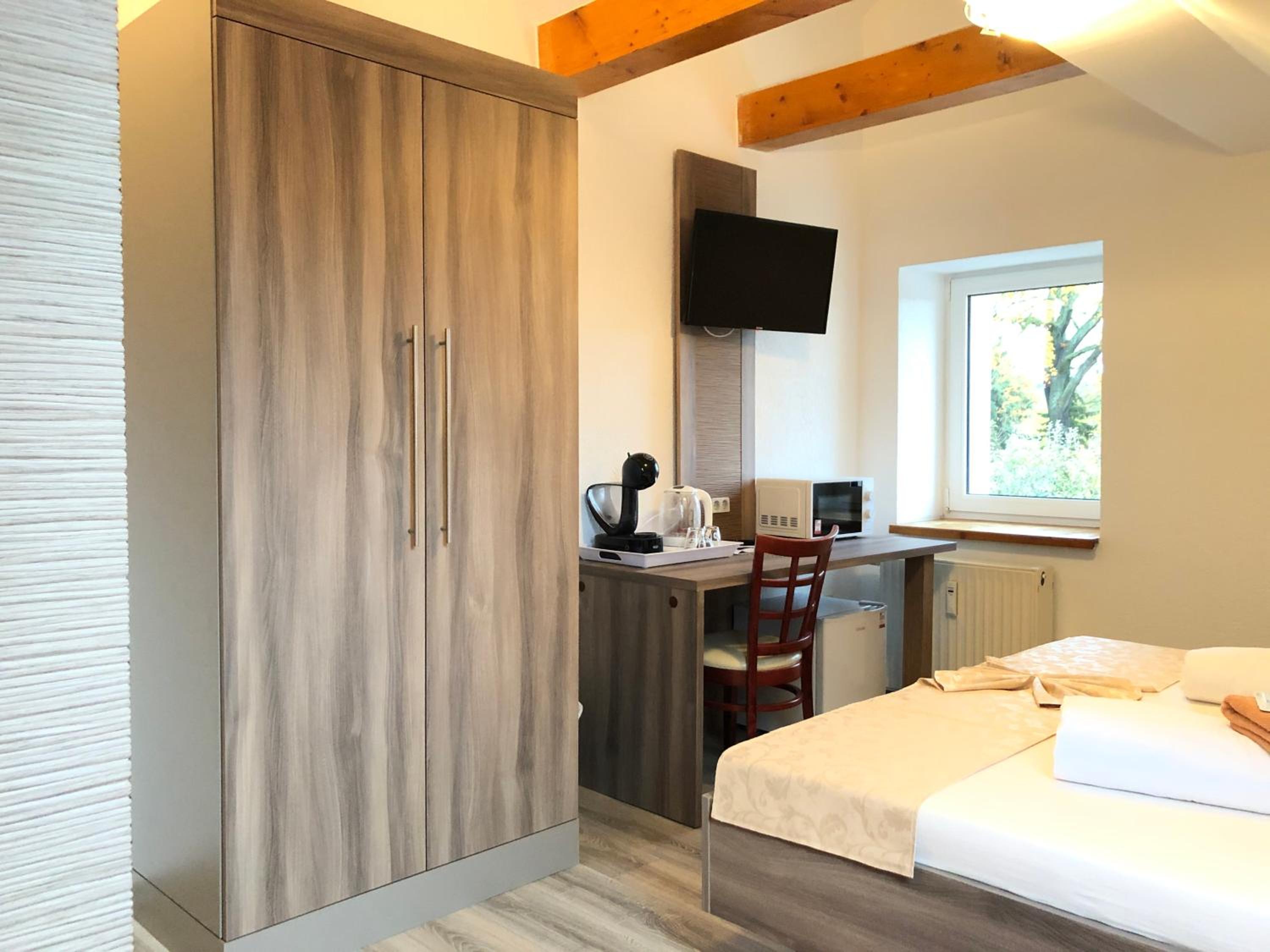 Comfort Triple Room with Shower photo 2