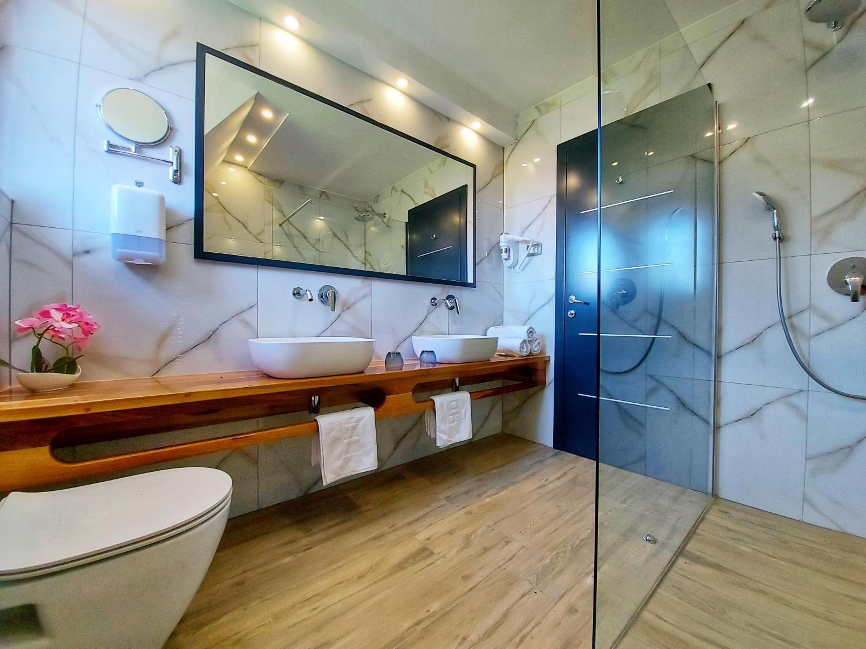 Deluxe Double Room - Photo 4
