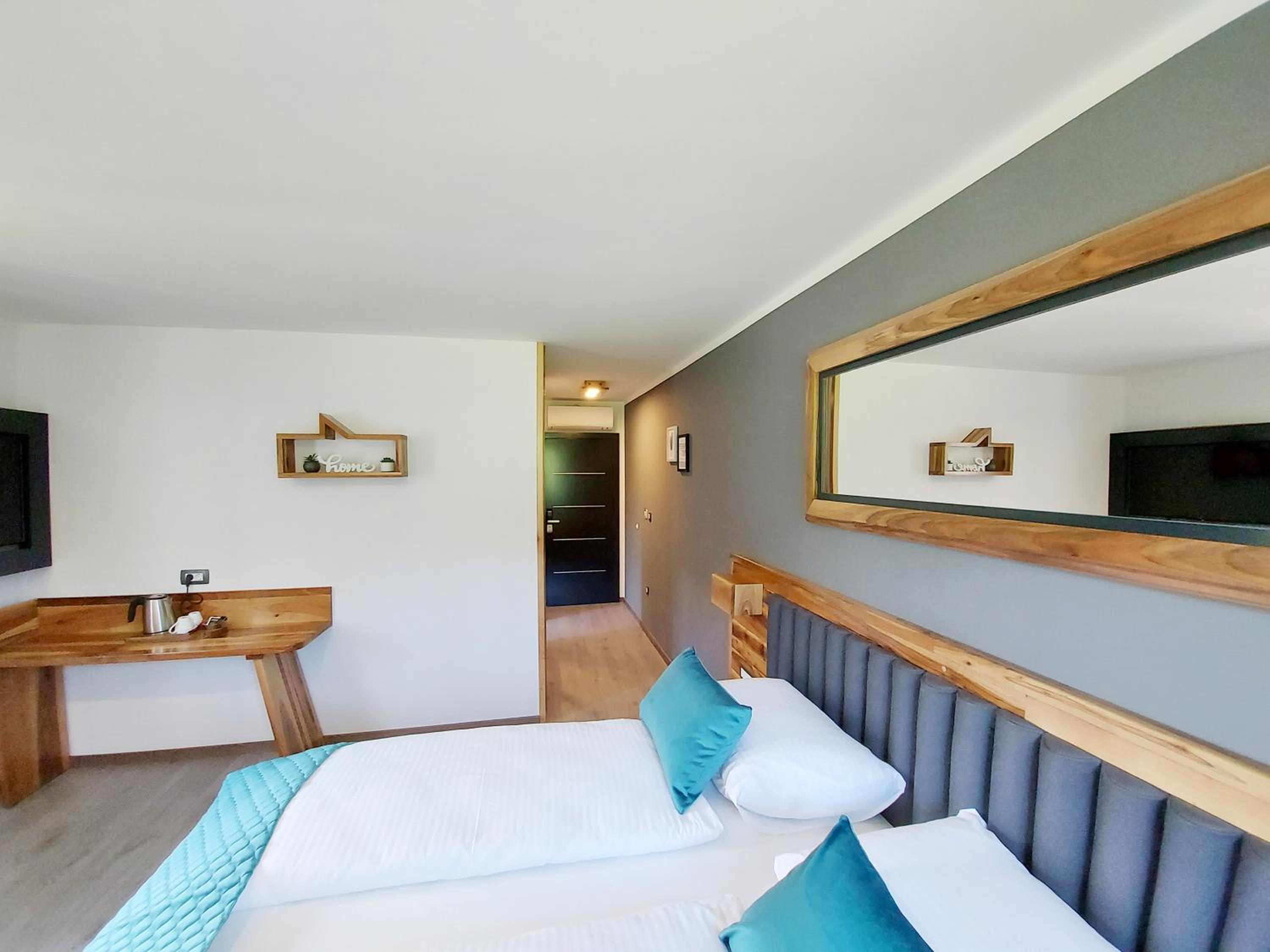 Deluxe Double Room - Photo 3