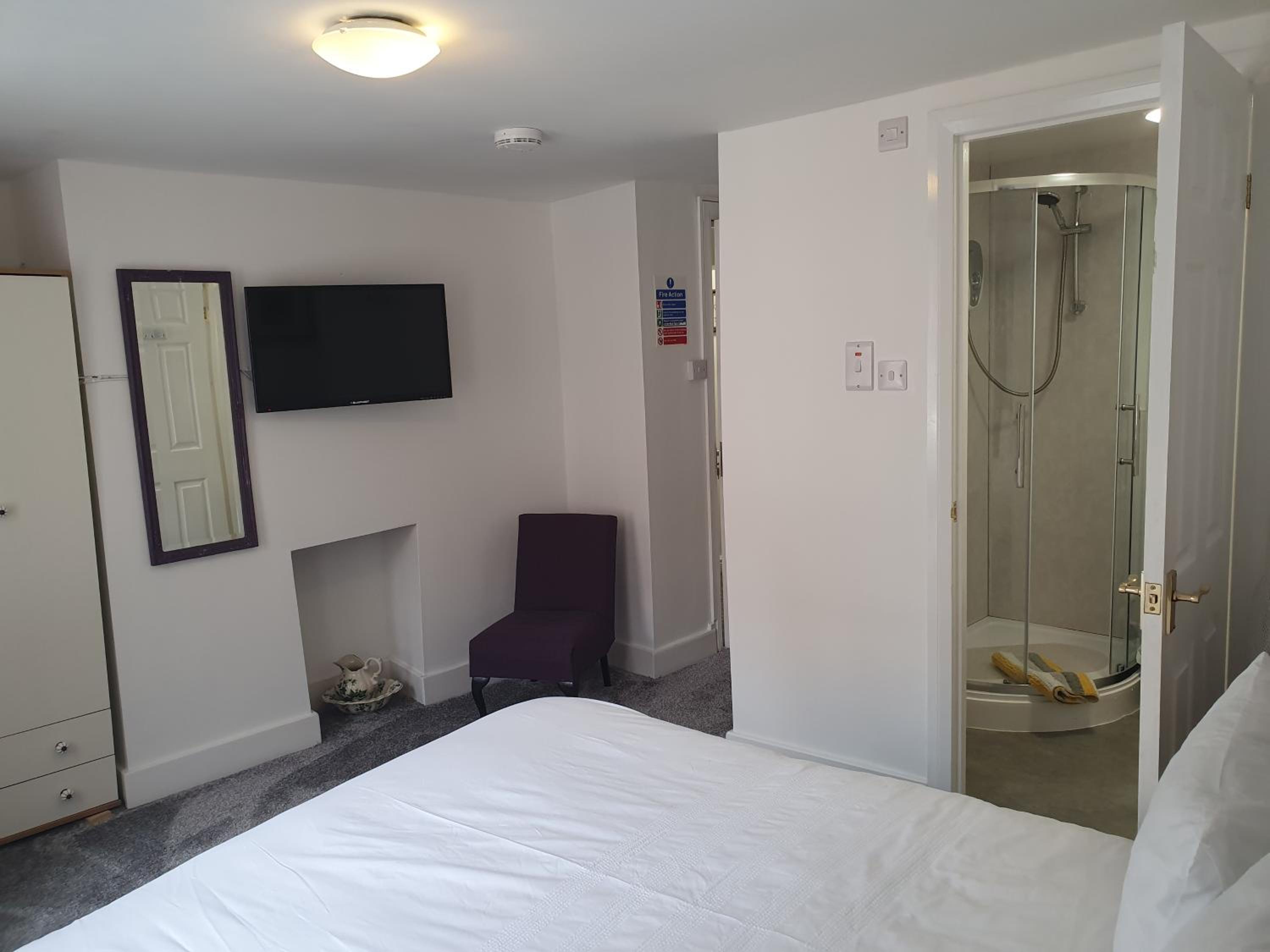 Double Room with Private Bathroom photo 3