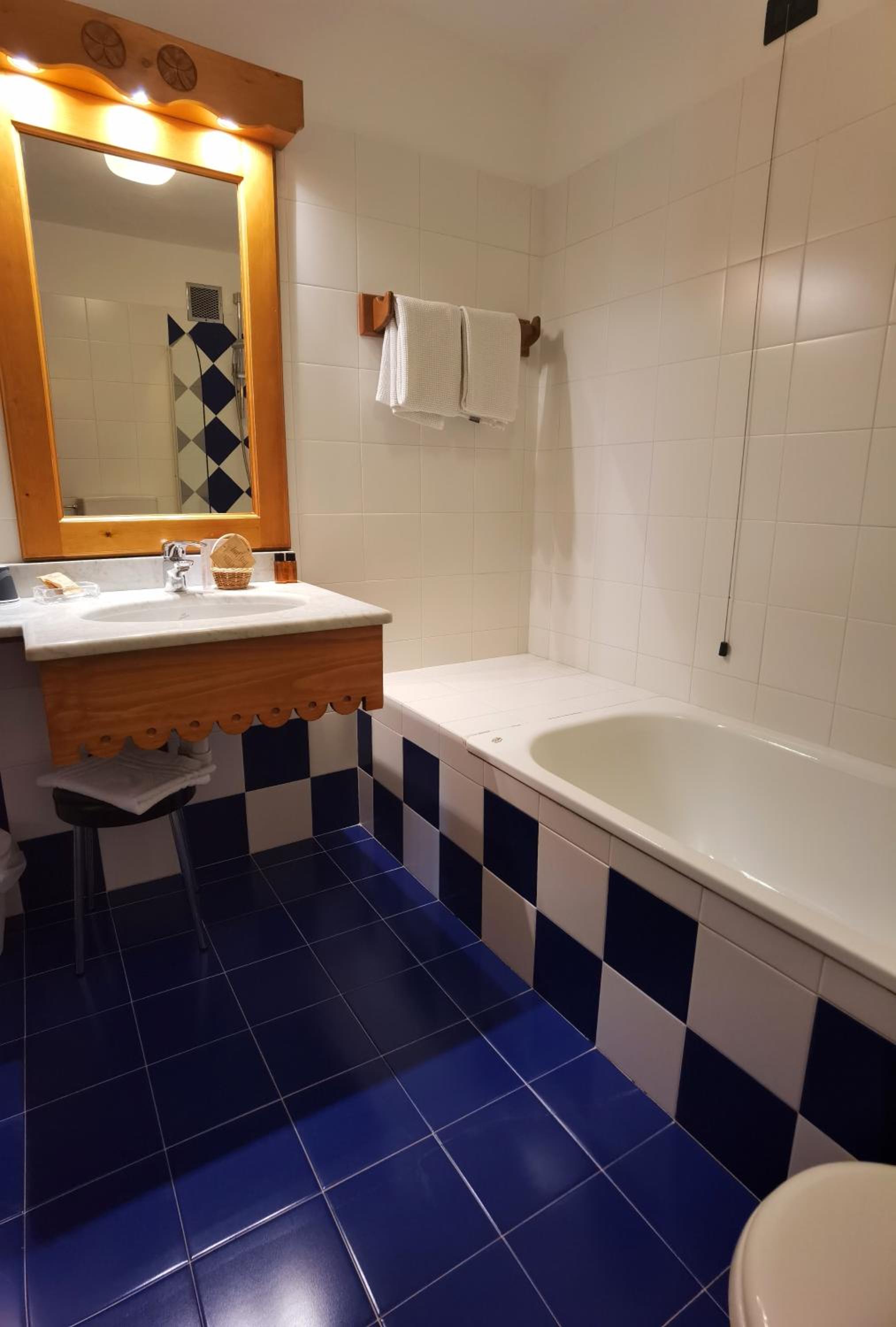 Double or Twin Room - Photo 2