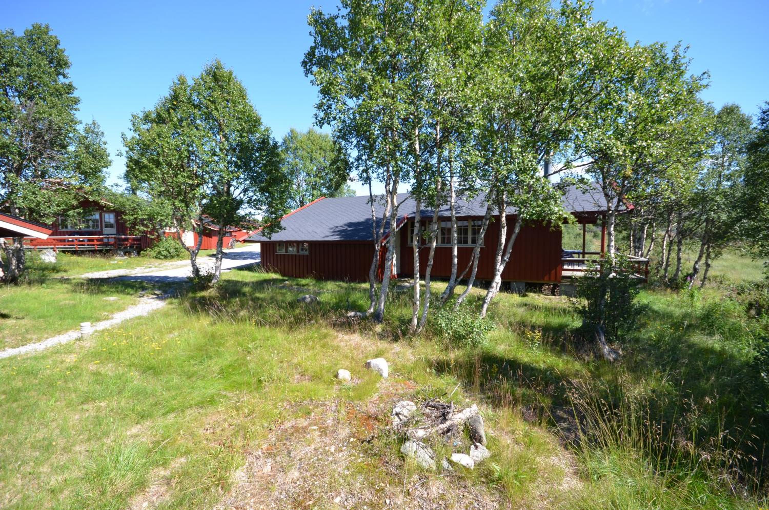 Four-Bedroom Cottage - Photo 2