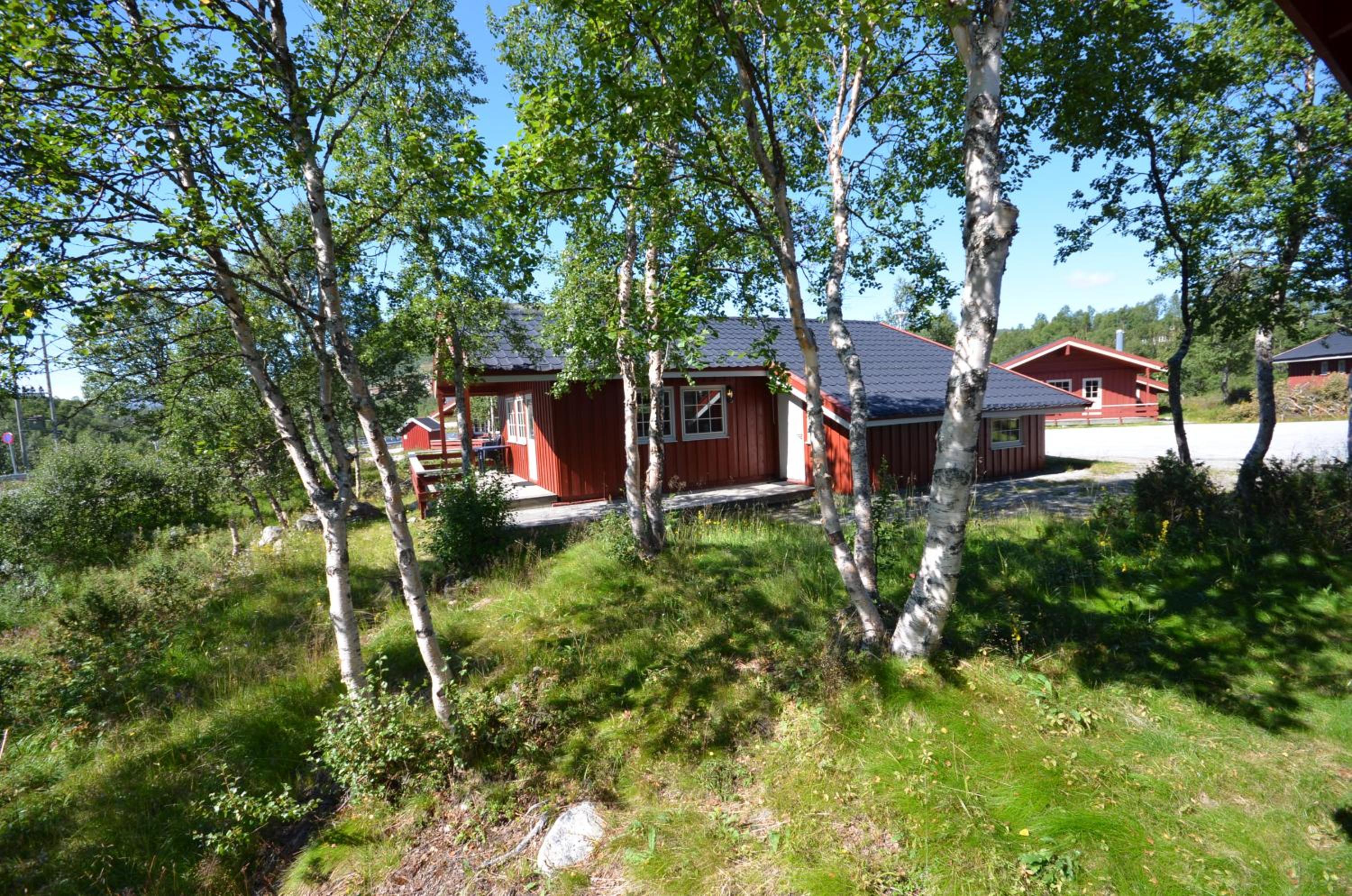 Four-Bedroom Cottage - Photo 3