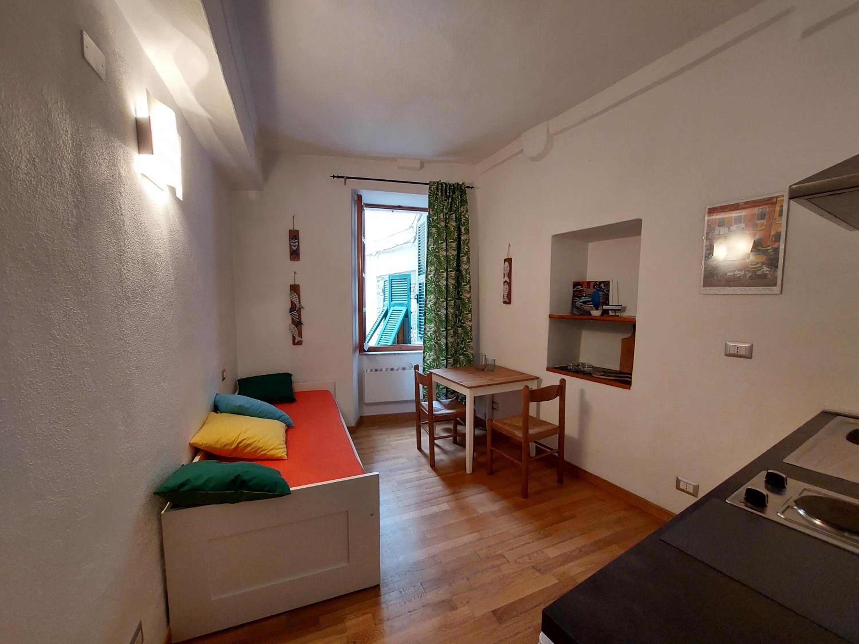 One-Bedroom Apartment photo 3