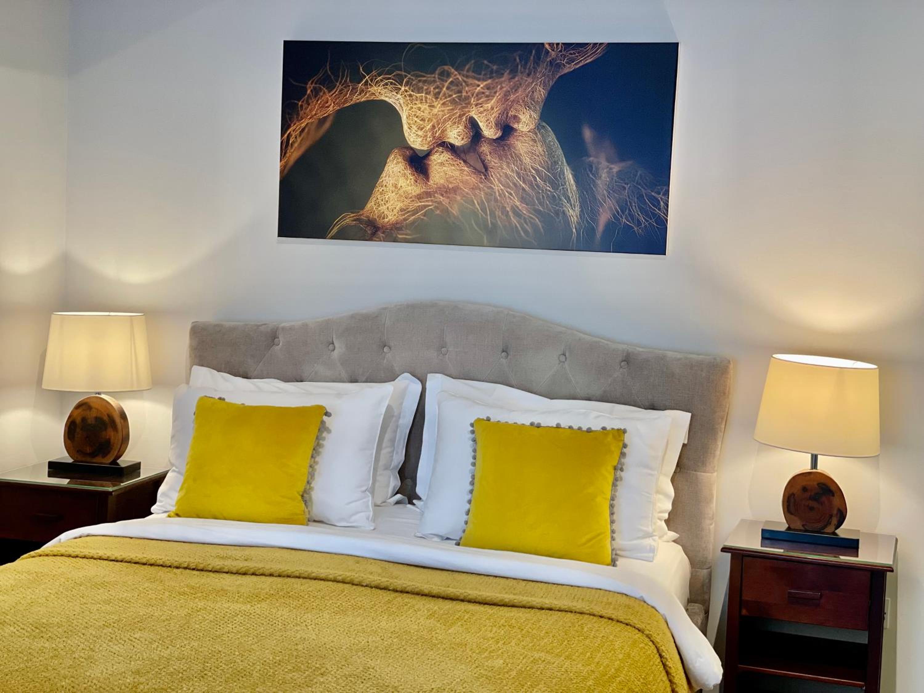 Large Double Room with Patio - Photo 10