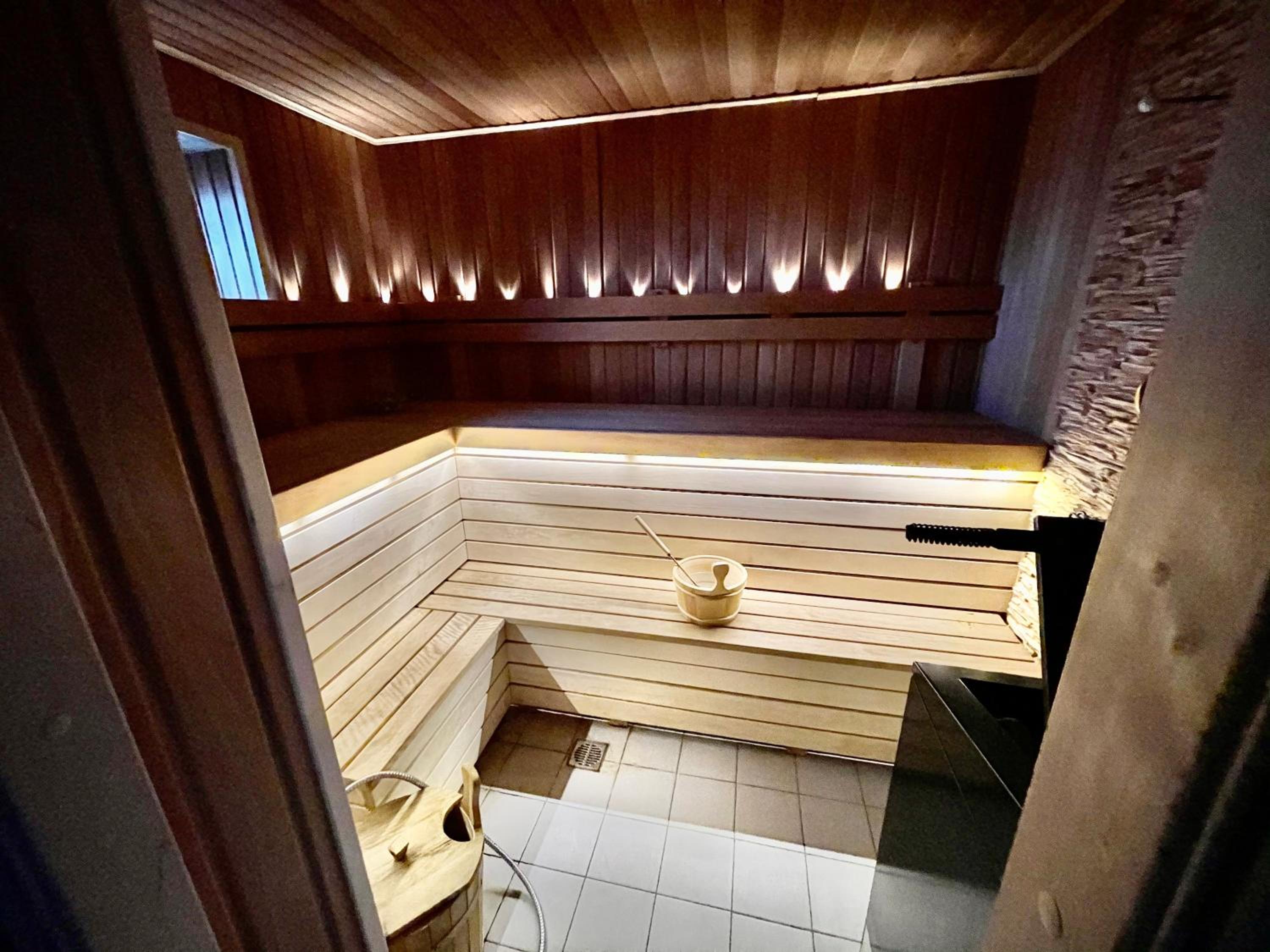 One-Bedroom House - Photo 28