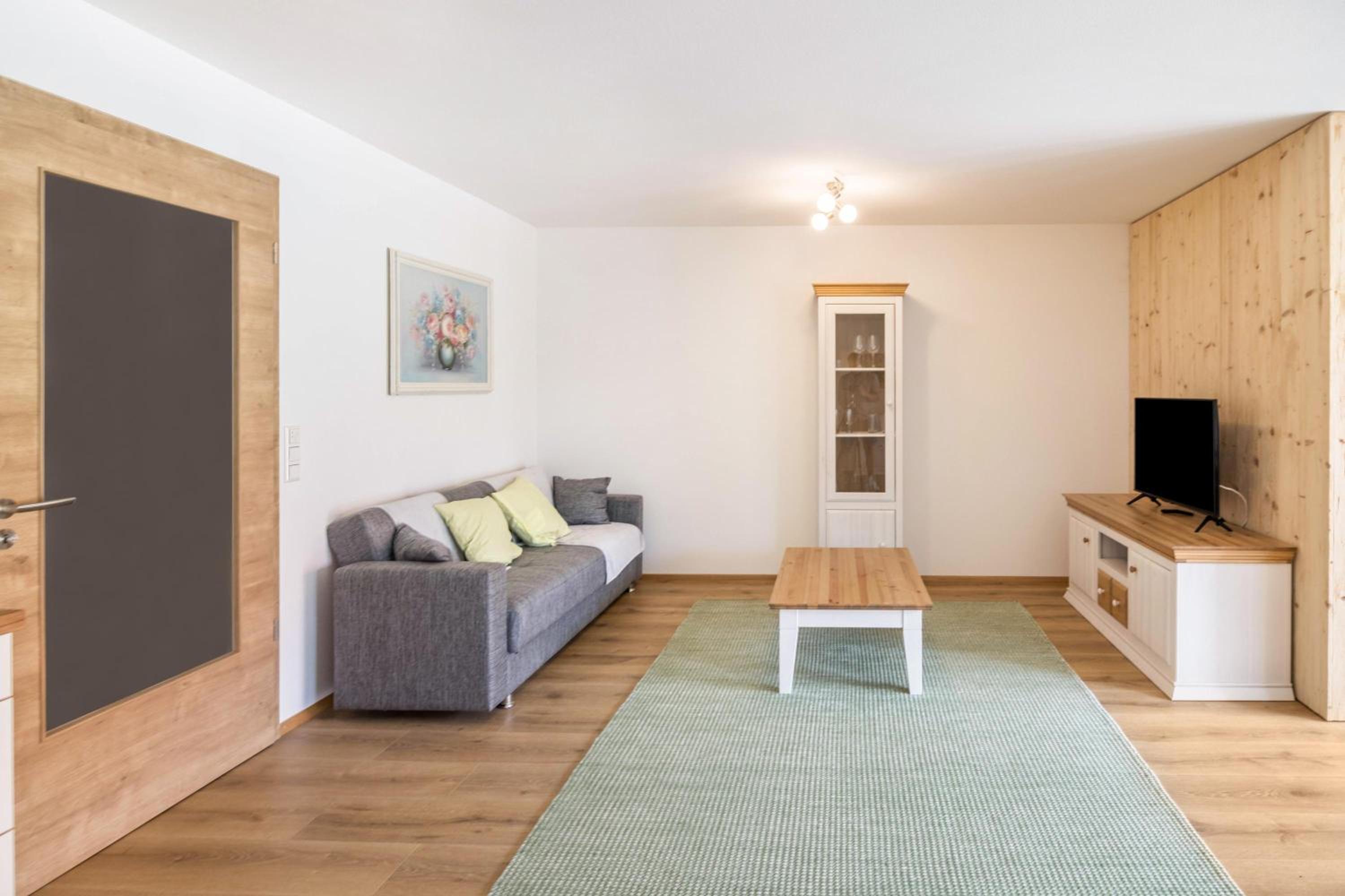 Two-Bedroom Deluxe Apartment with Garden View photo 1
