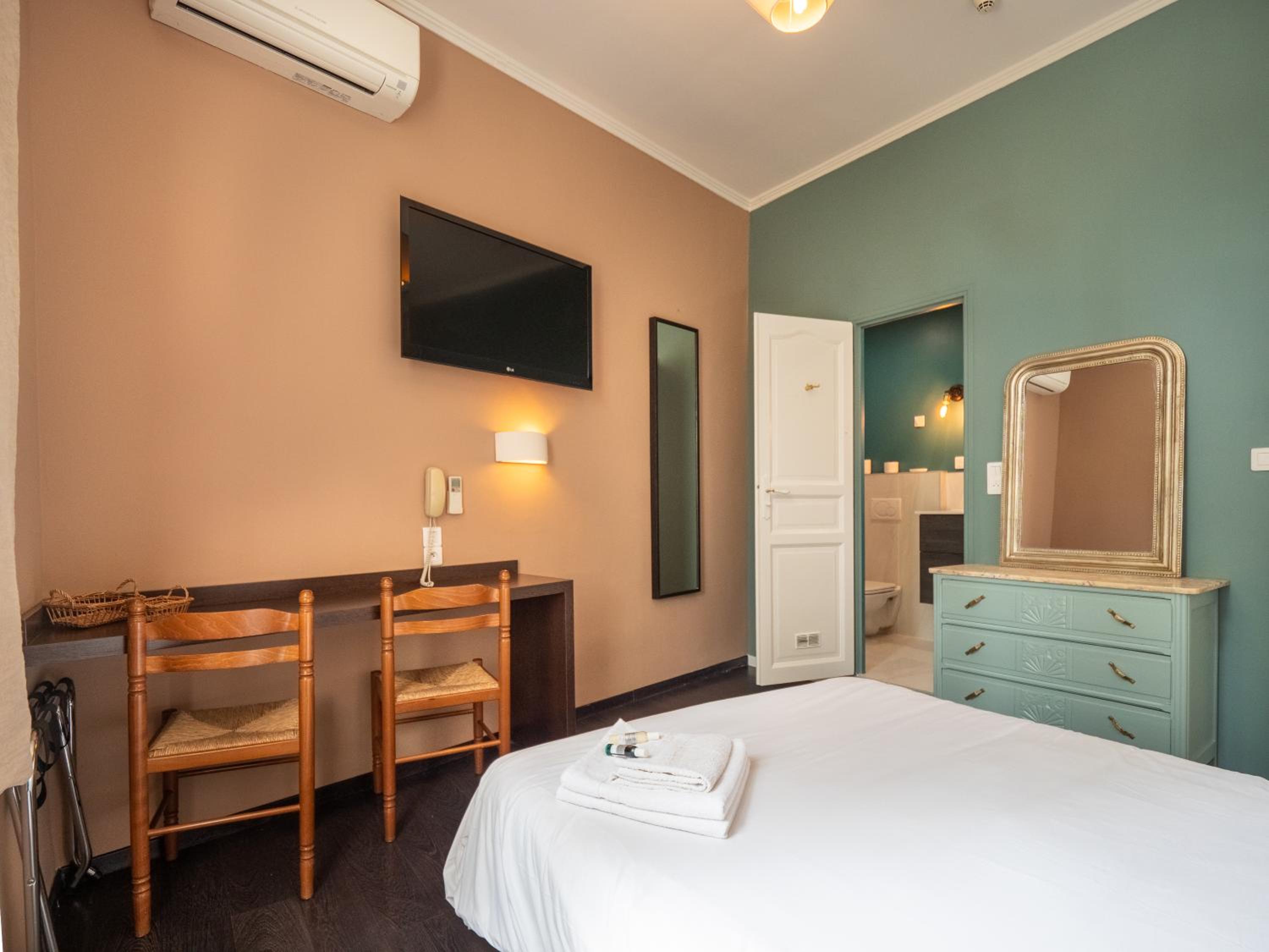 Superior Double Room - Photo 2