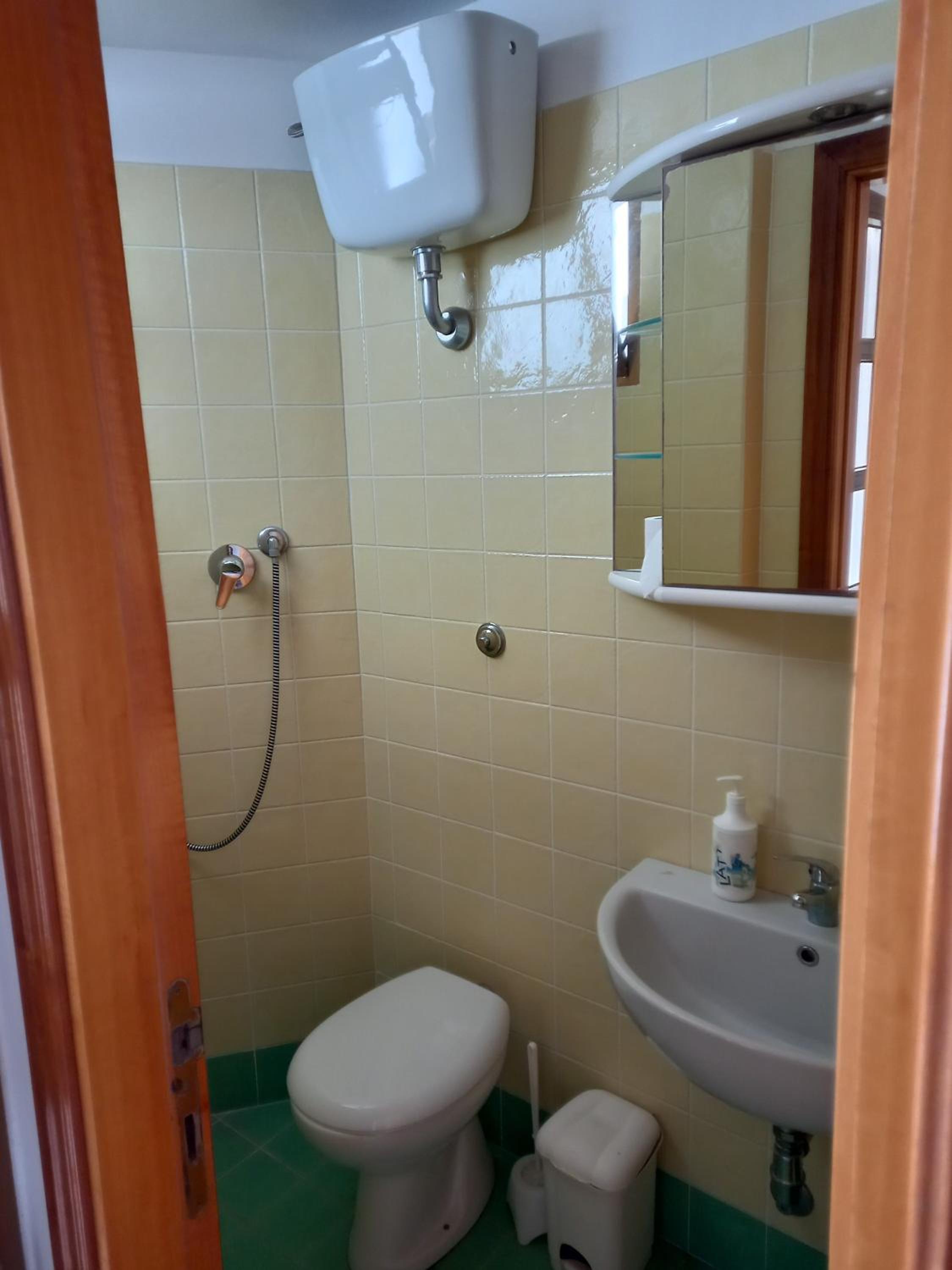 Twin Room with Private External Bathroom photo 2