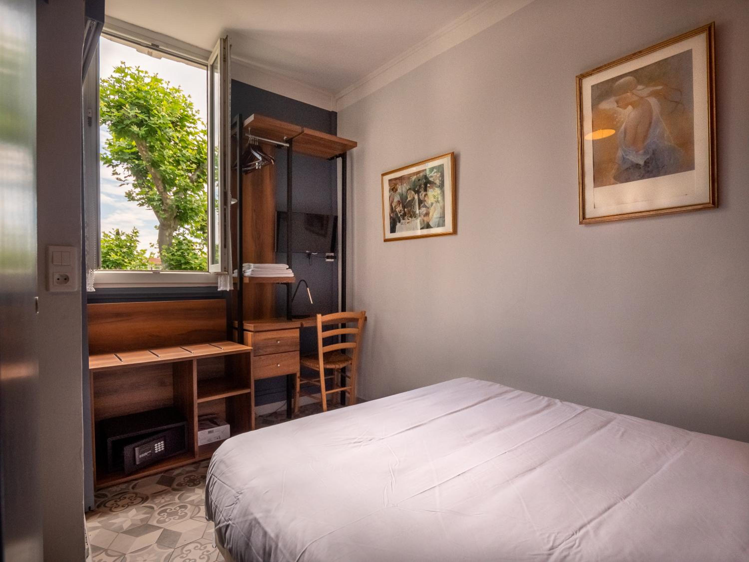 Standard Double Room - Photo 1