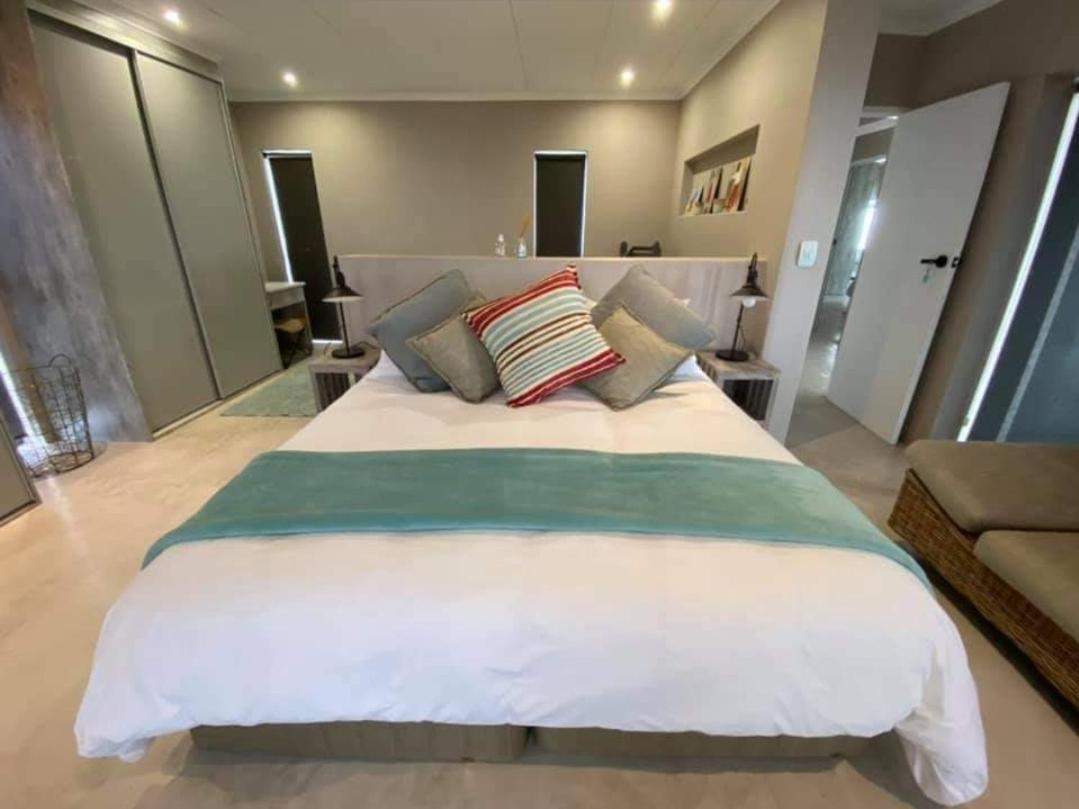Villa photo 1