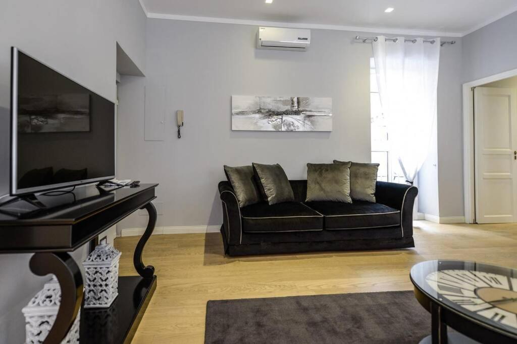 Two-Bedroom Apartment photo 2