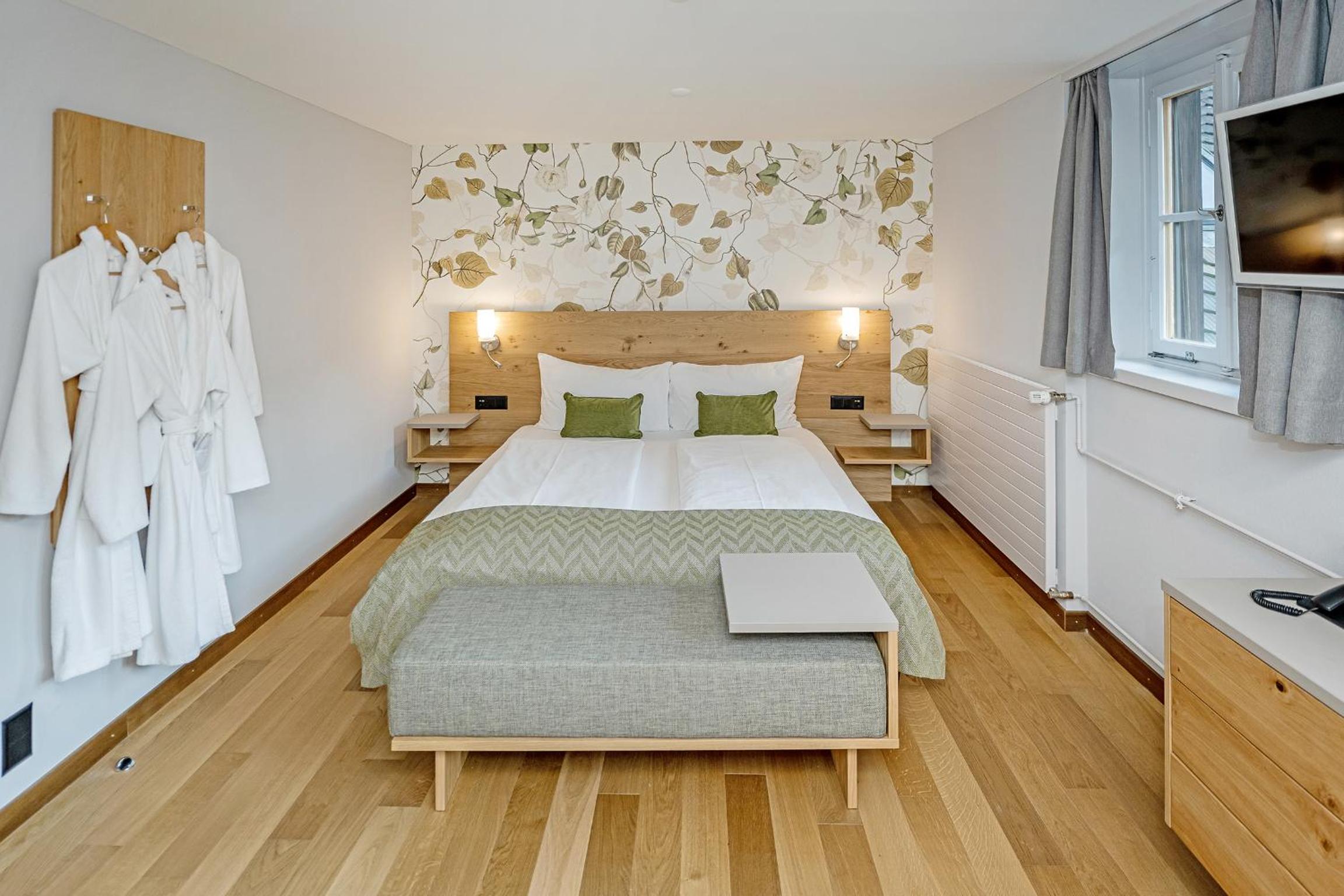 Double Room with Park View - Photo 4