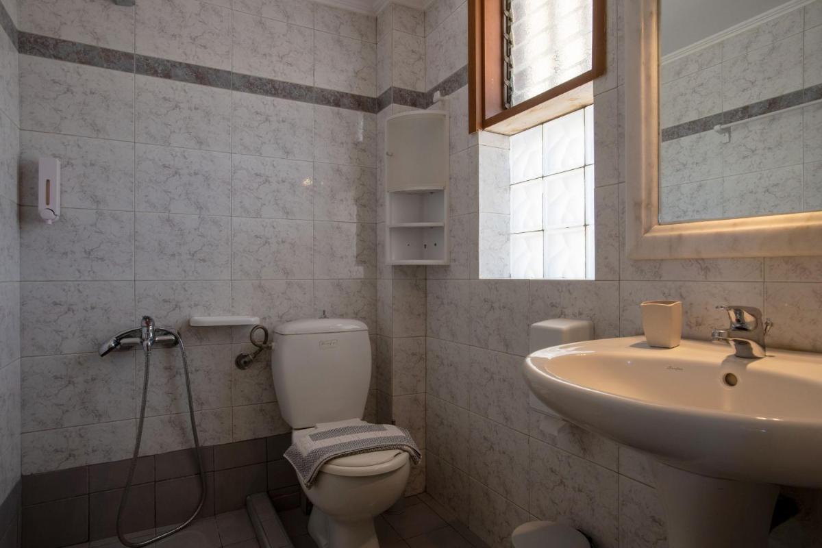 Standard Double or Twin Room with Sea View - Photo 5