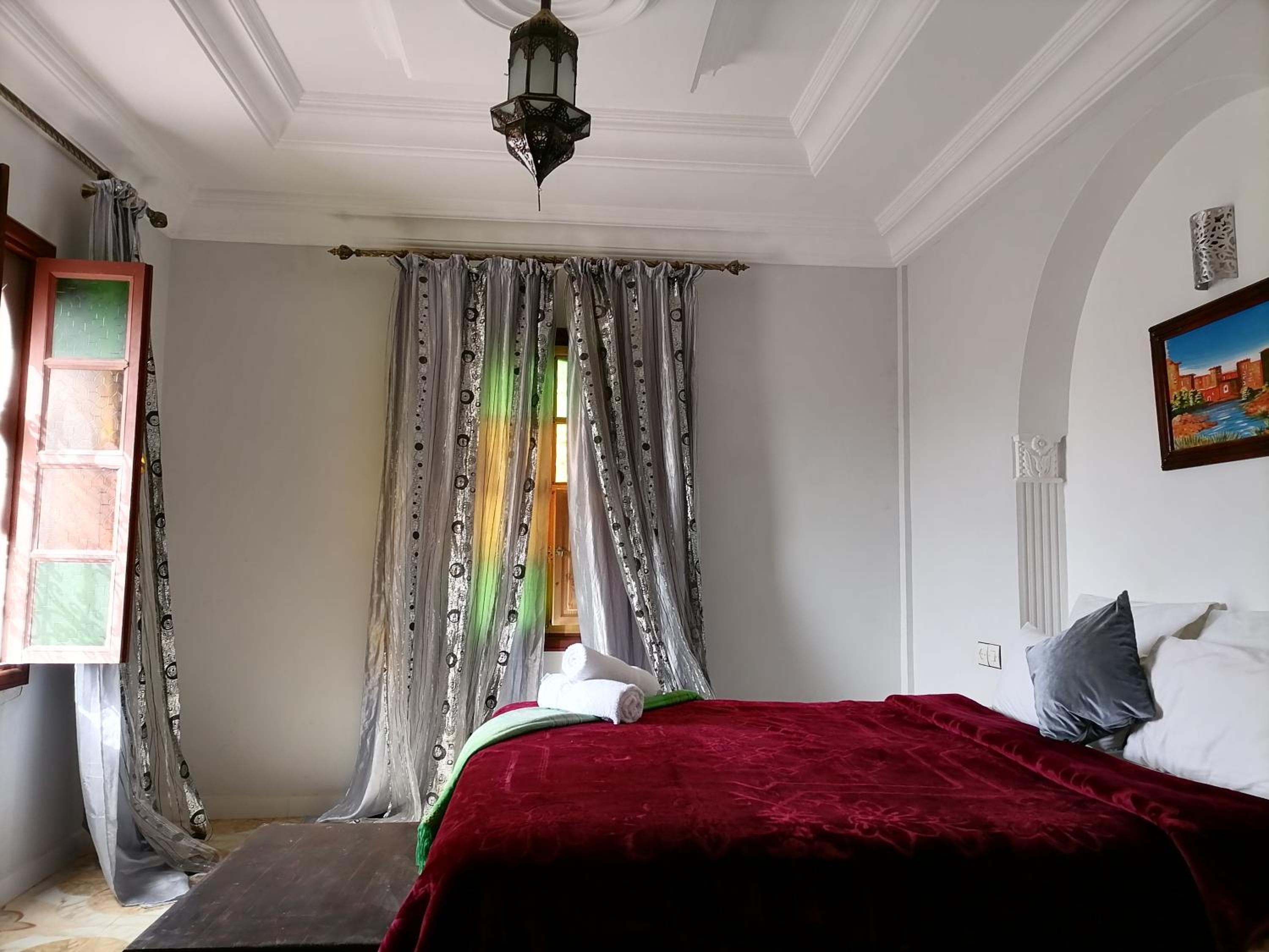 Large Double Room - Photo 4