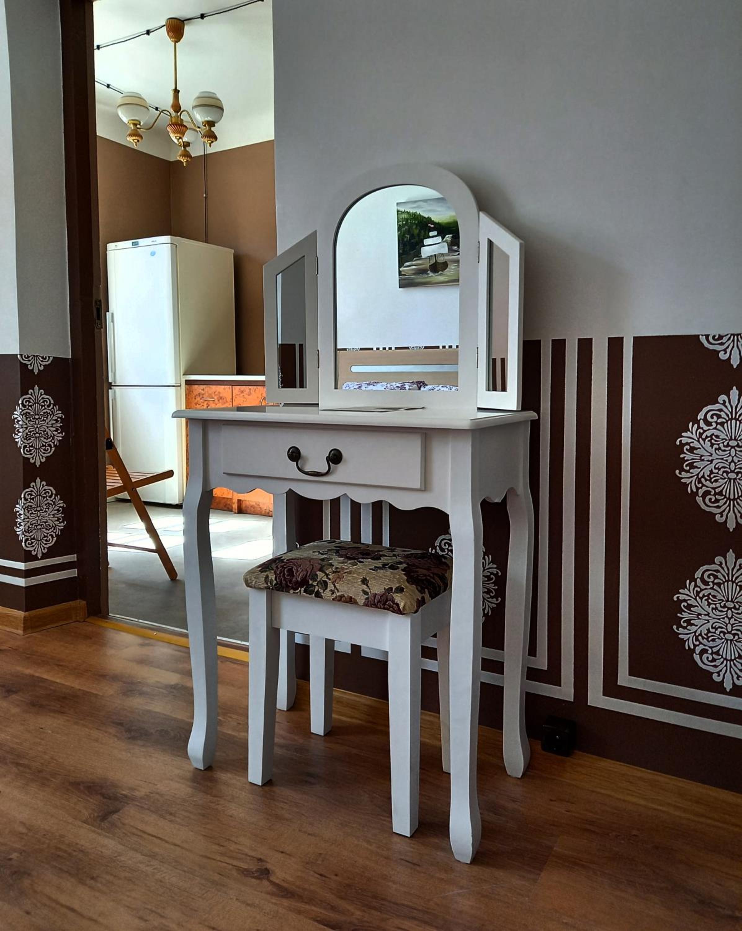 One-Bedroom Apartment - Photo 10