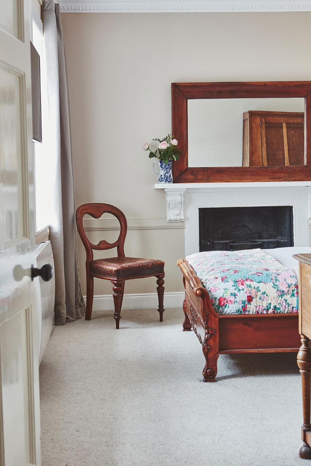 Deluxe King Room - Photo 2