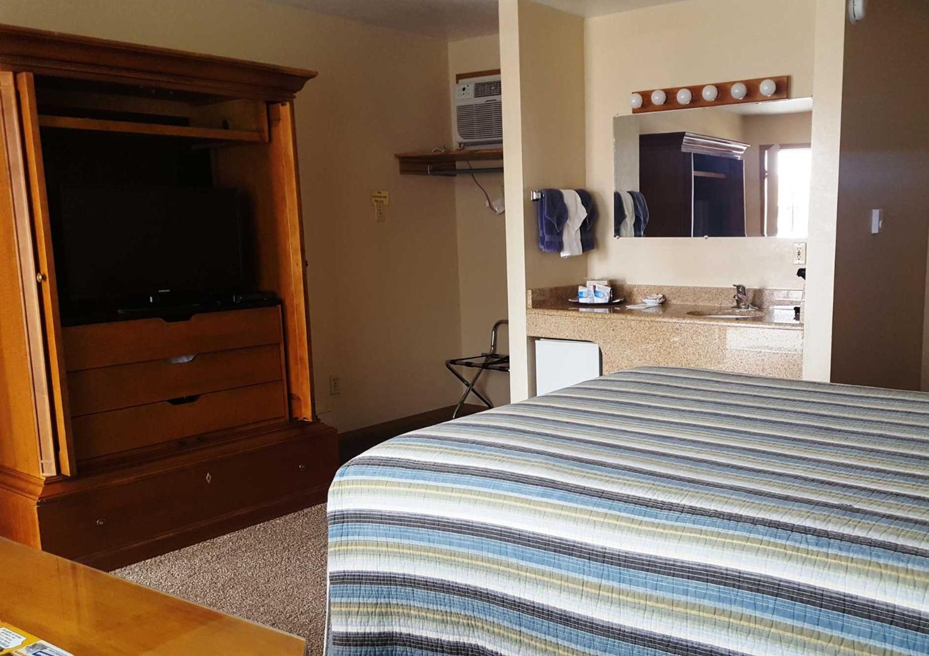Queen Room photo 3