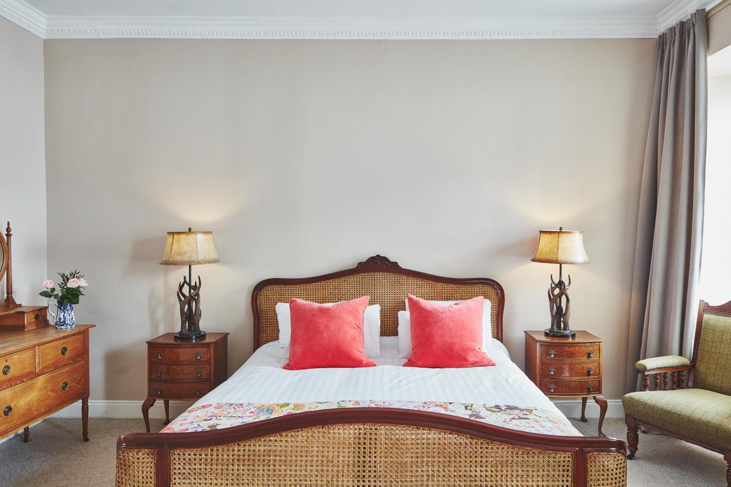 Superior King Room - Photo 1