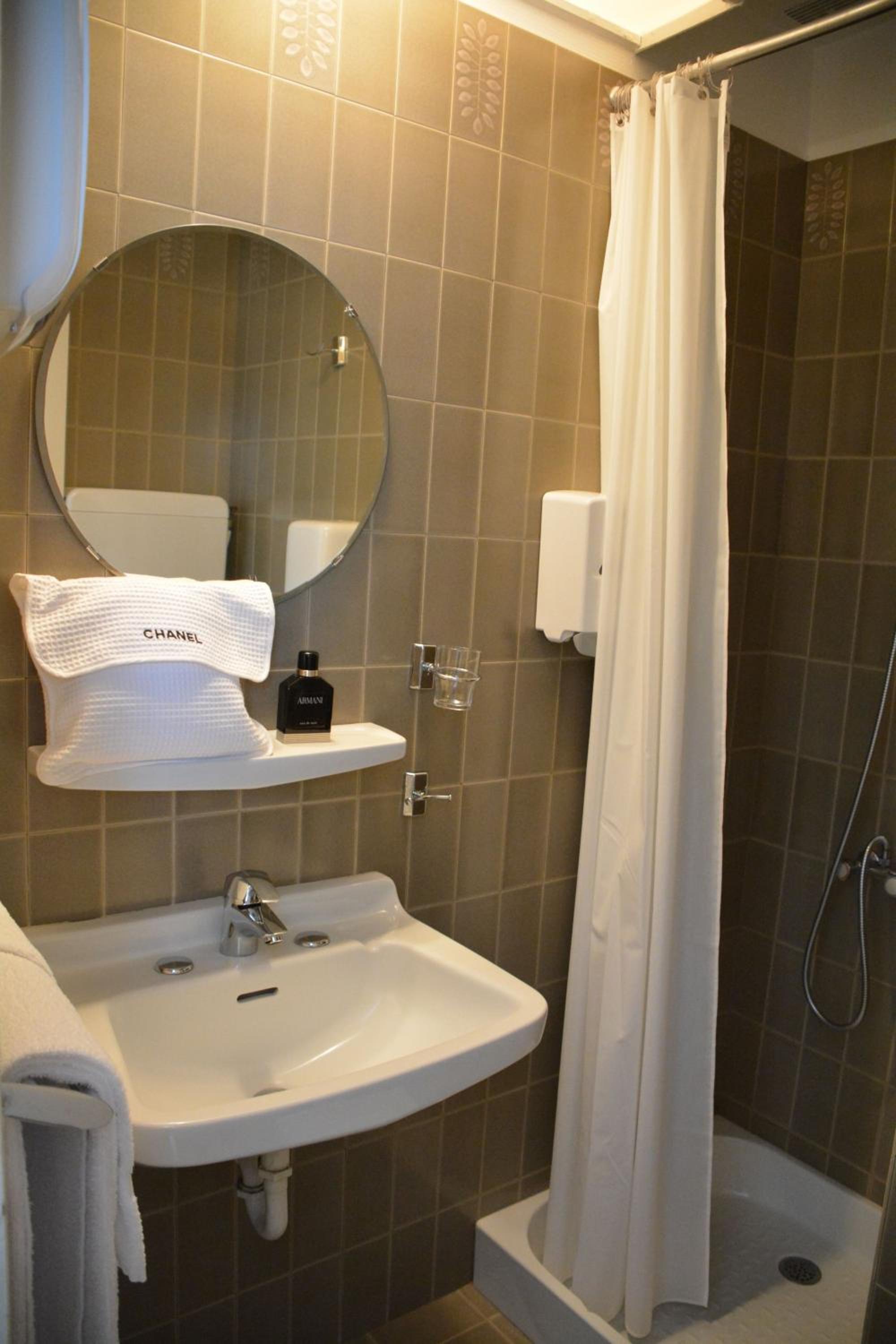 Small Double Room photo 3