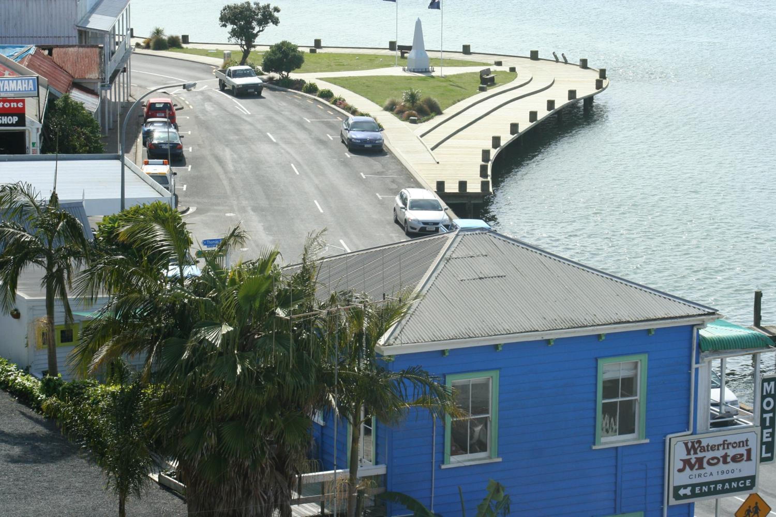 One-Bedroom Apartment with Balcony and Sea View photo 2