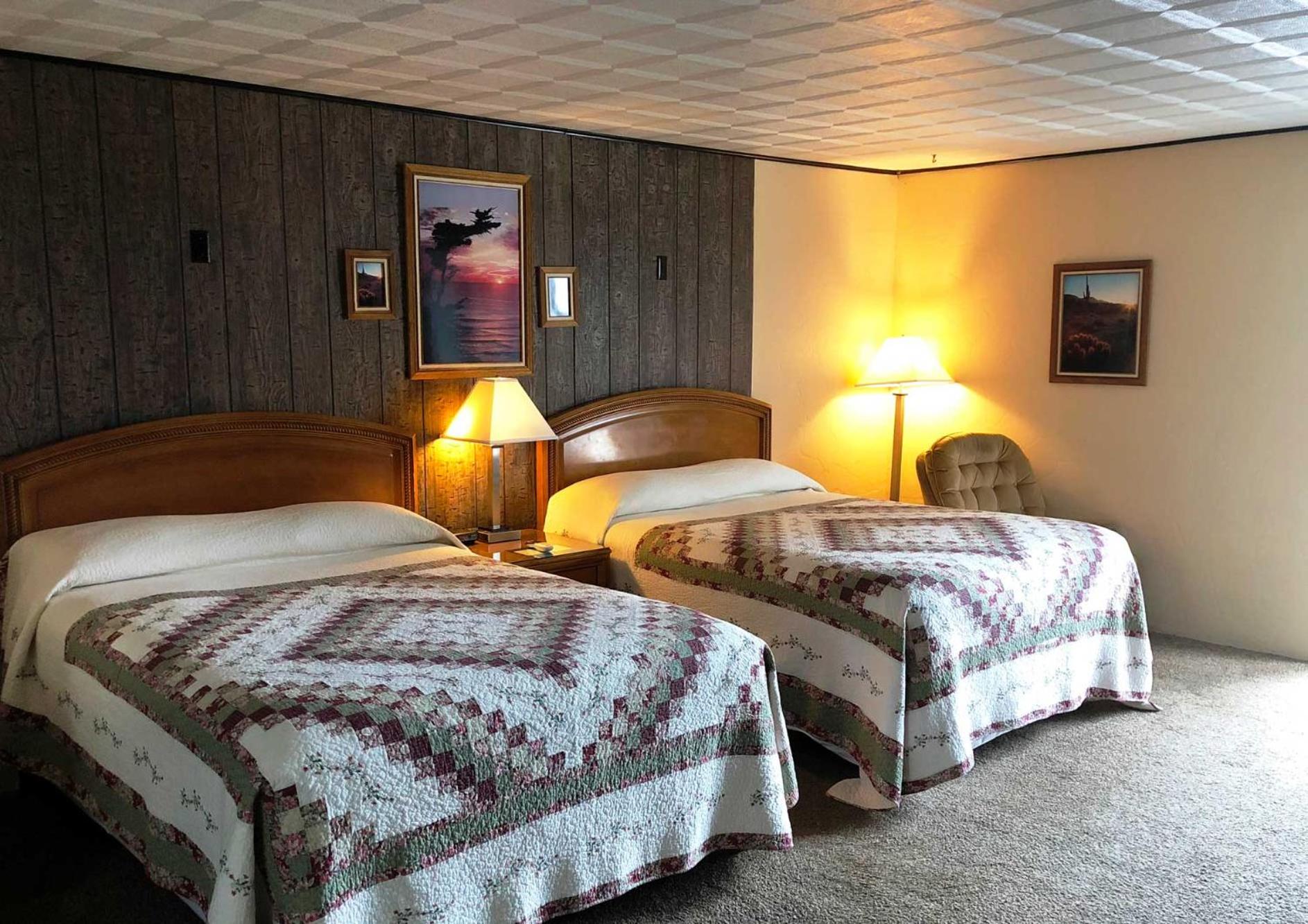 Two Queen Bed Mini Suite  photo 3