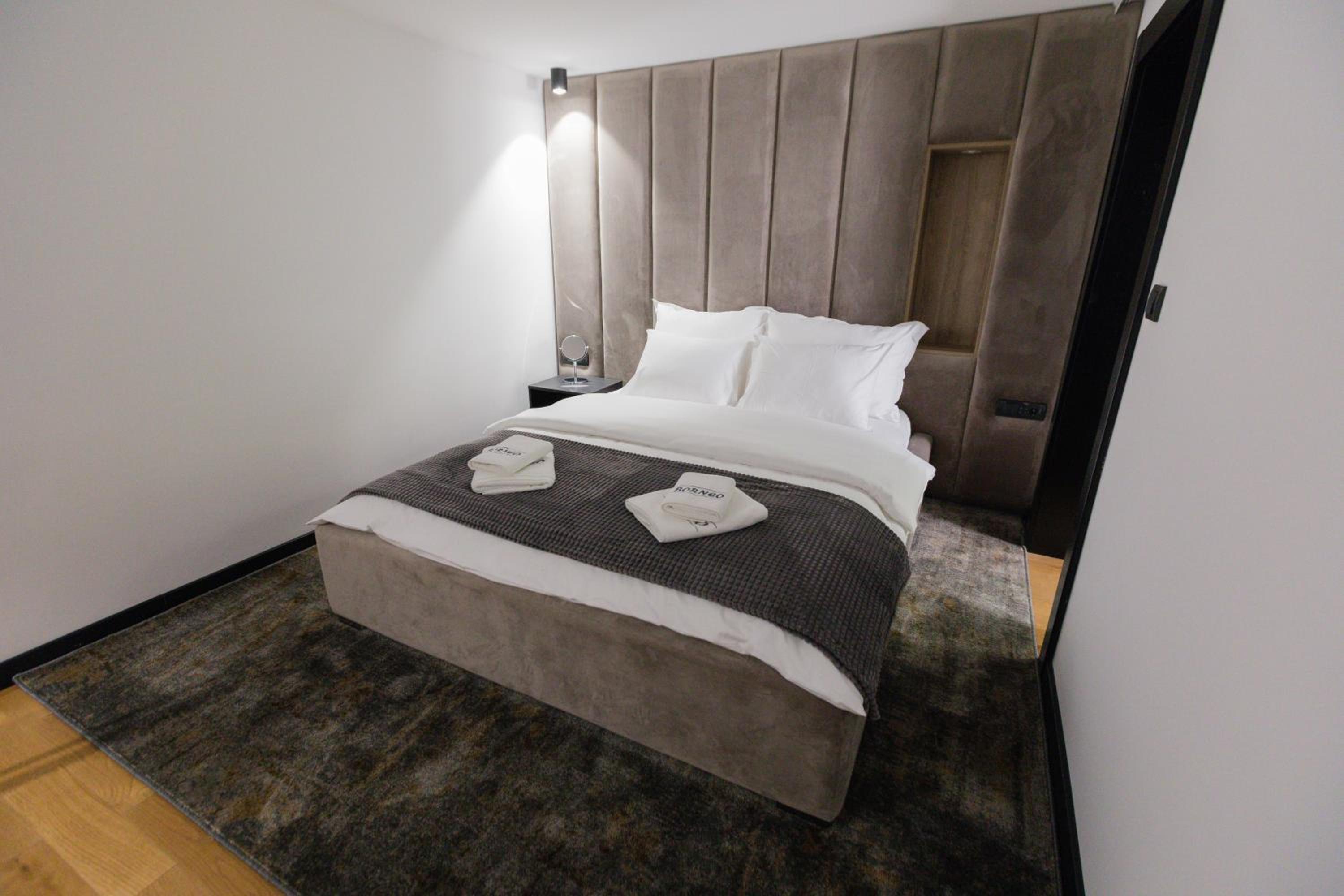 Deluxe Double Room with Balcony photo 2
