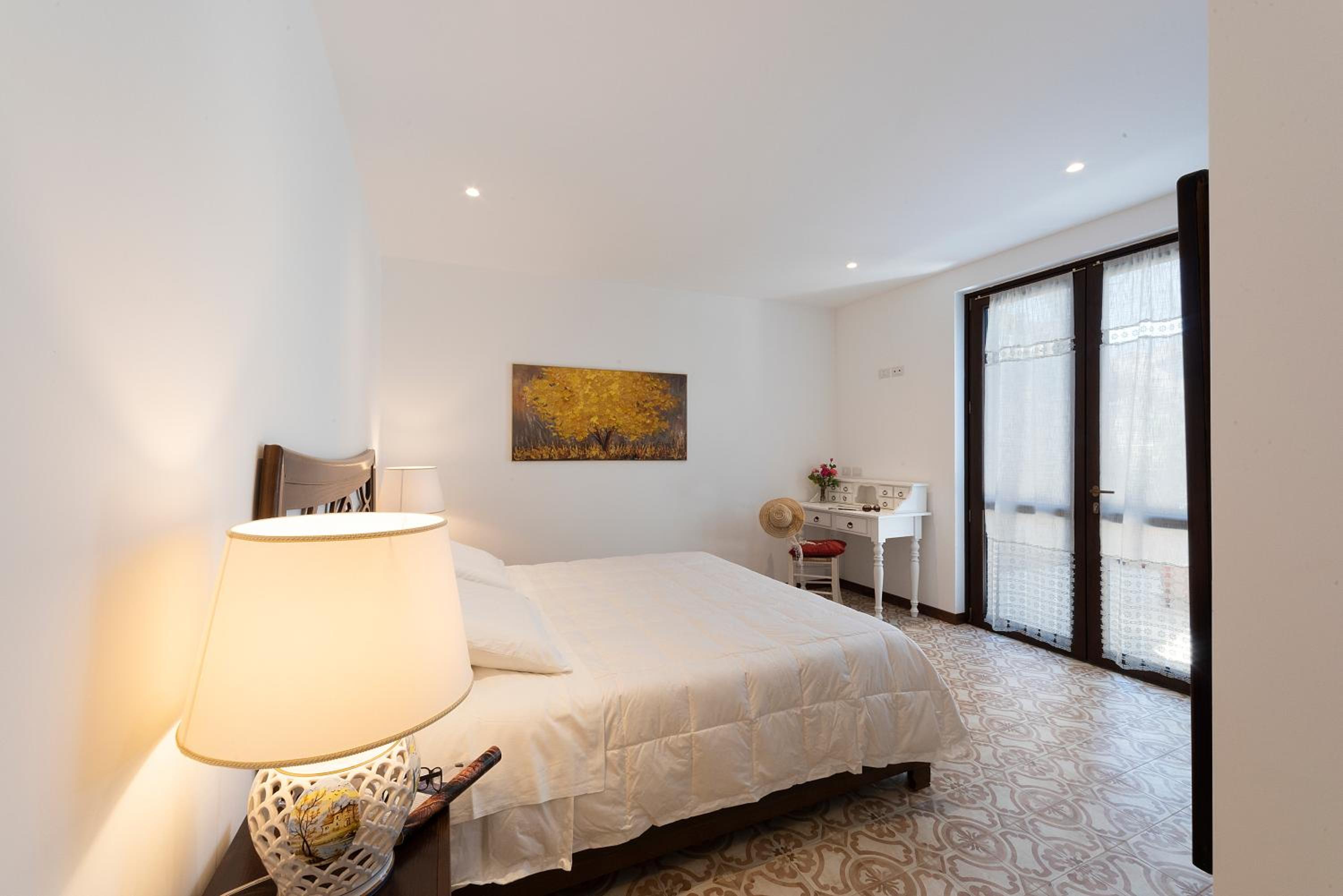 Deluxe King Room photo 1