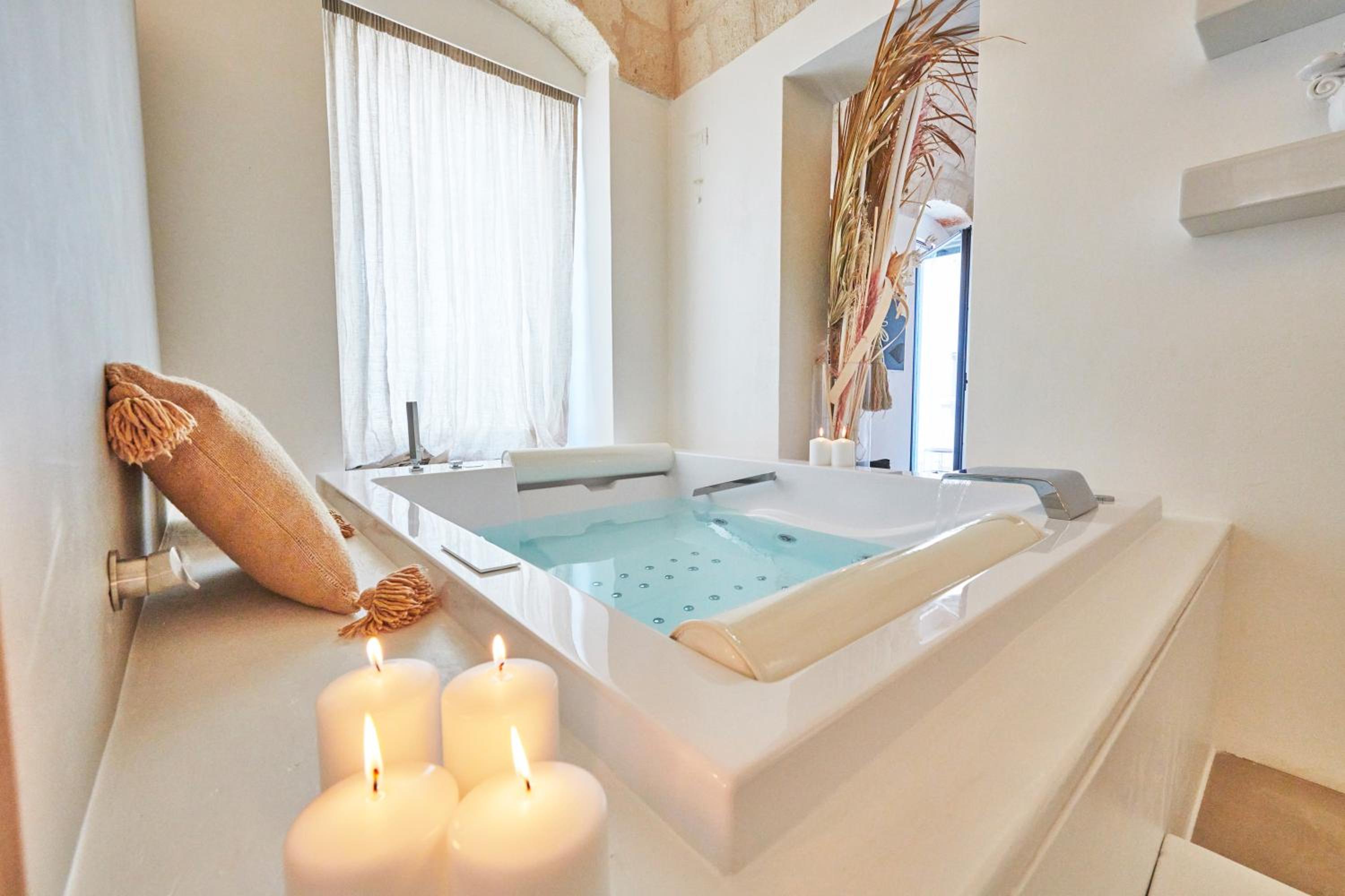 Deluxe Suite - Photo 8