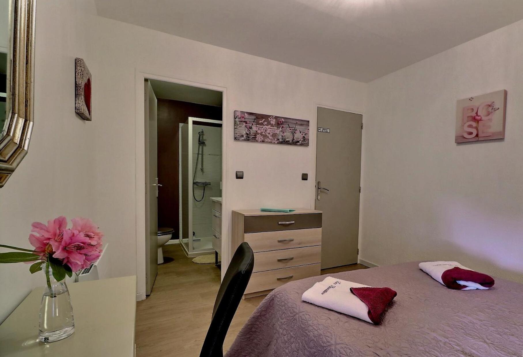 Double Room - Photo 1