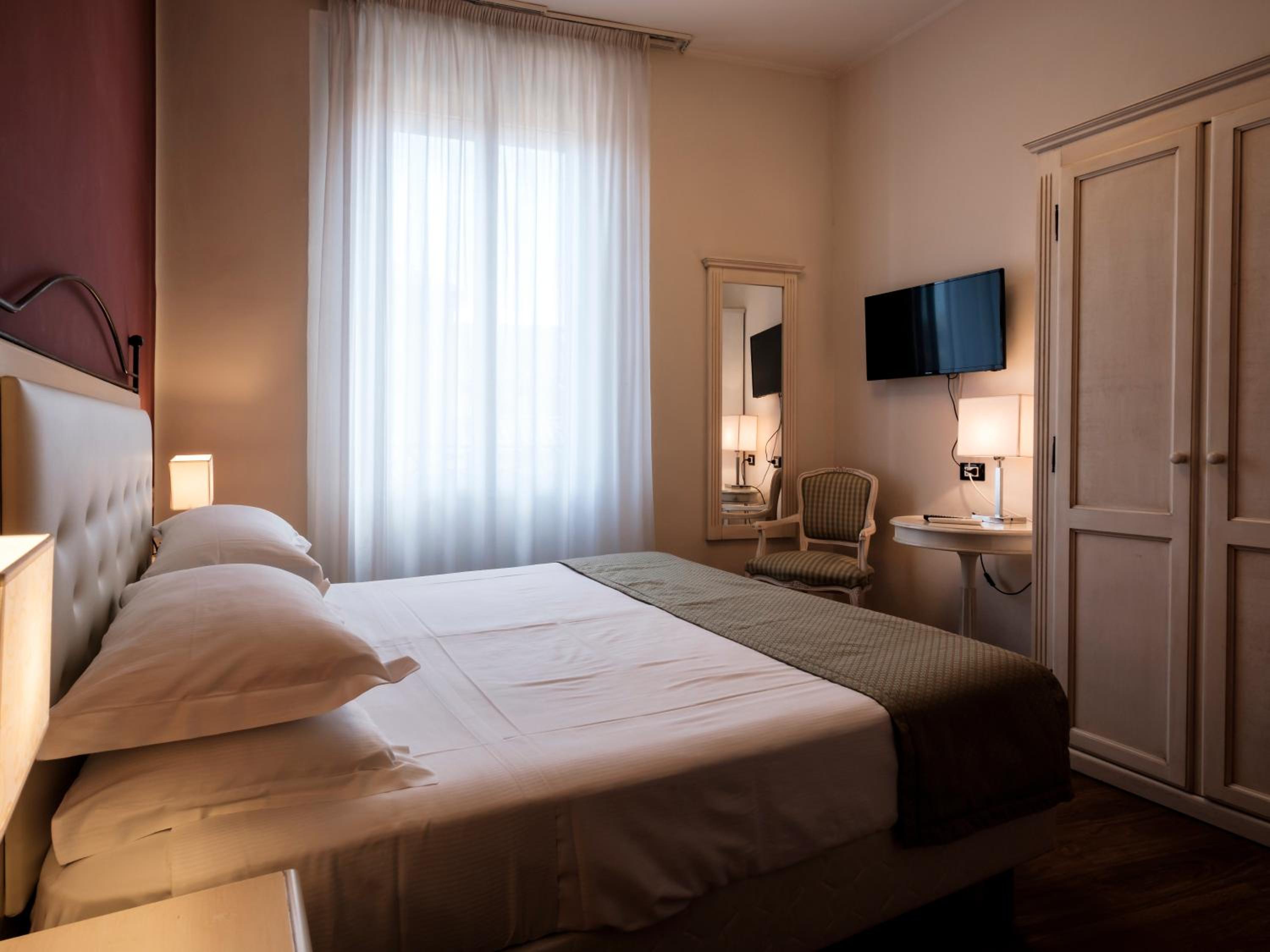 Classic Double Room - Single Use photo 2