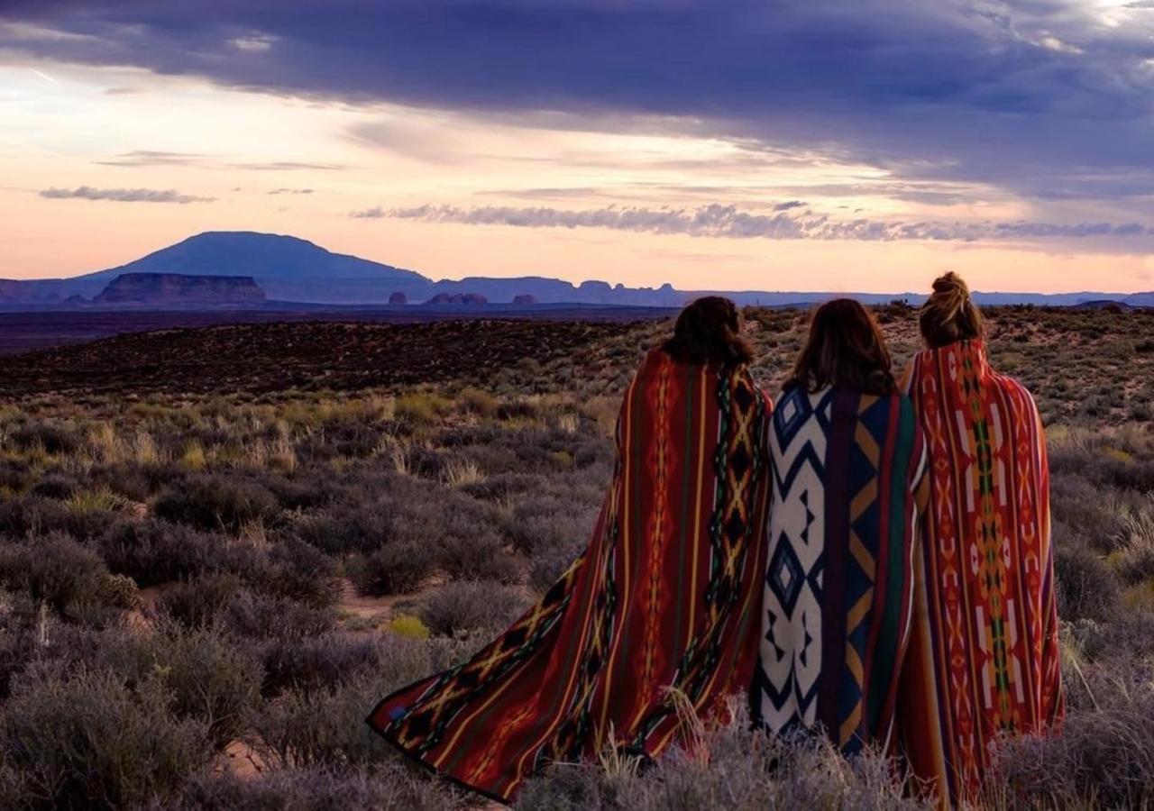 Traditional Navajo Hogan (1) - Photo 46
