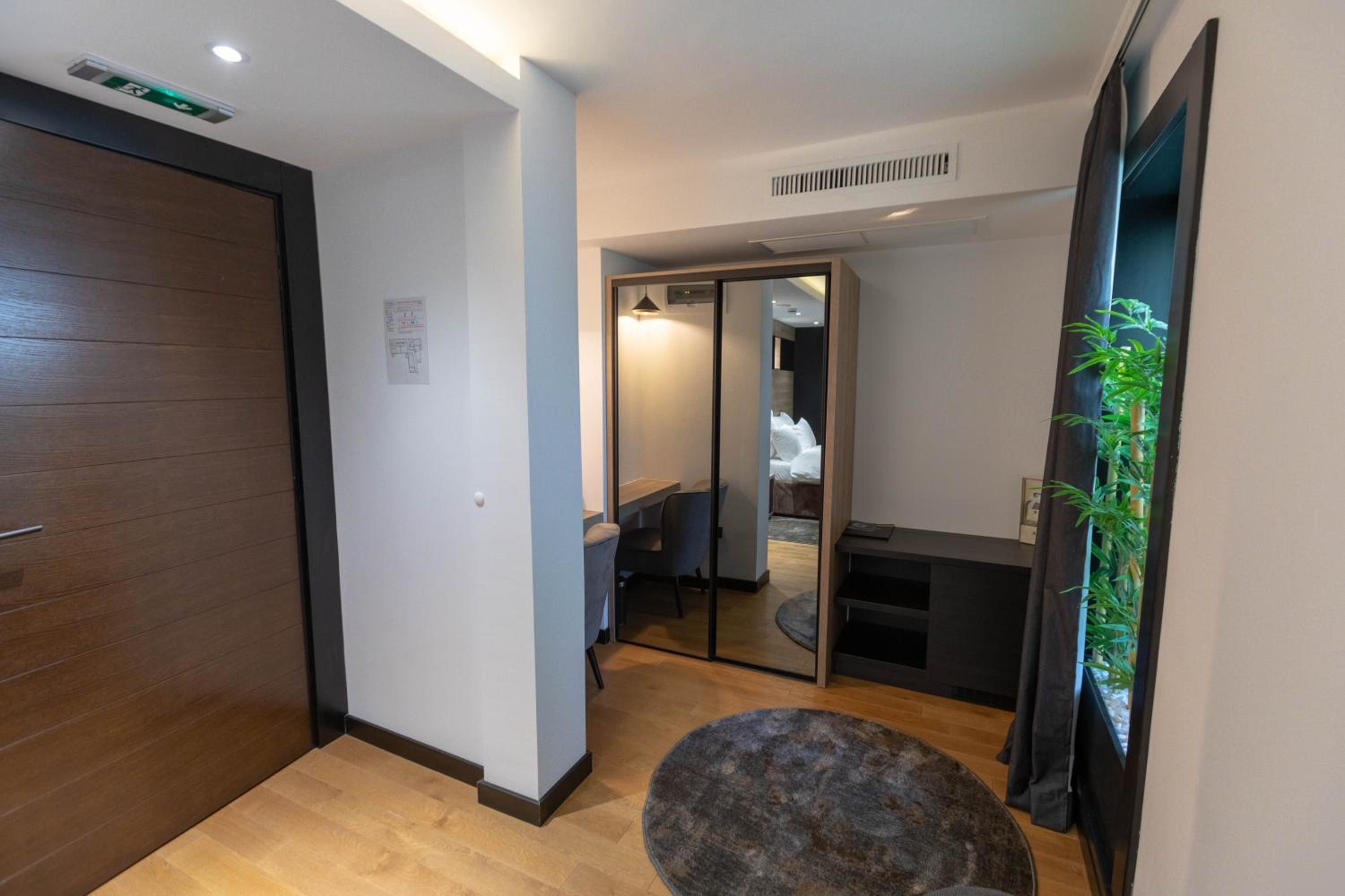 Deluxe Double Room photo 3