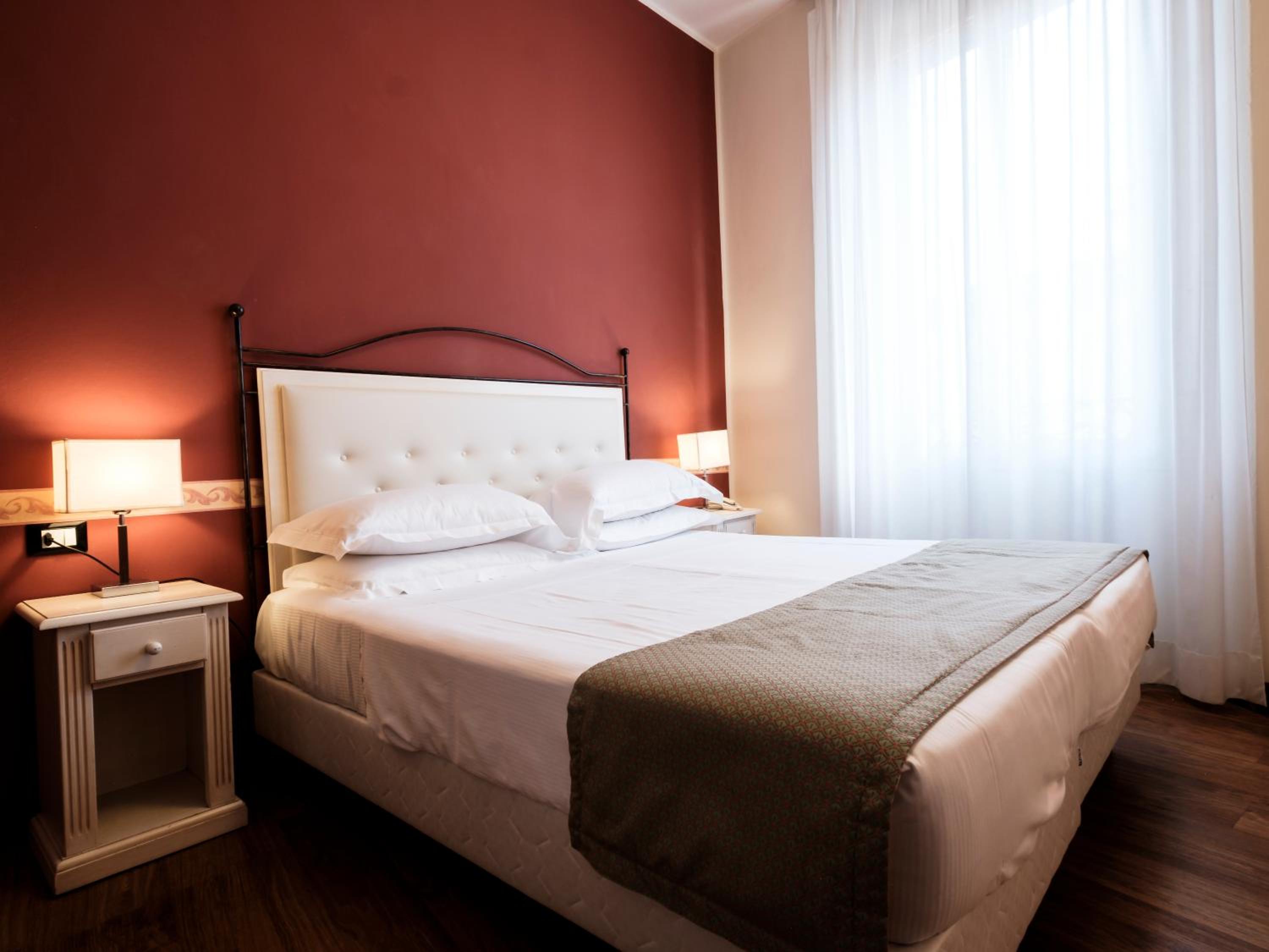 Classic Double Room - Single Use photo 3