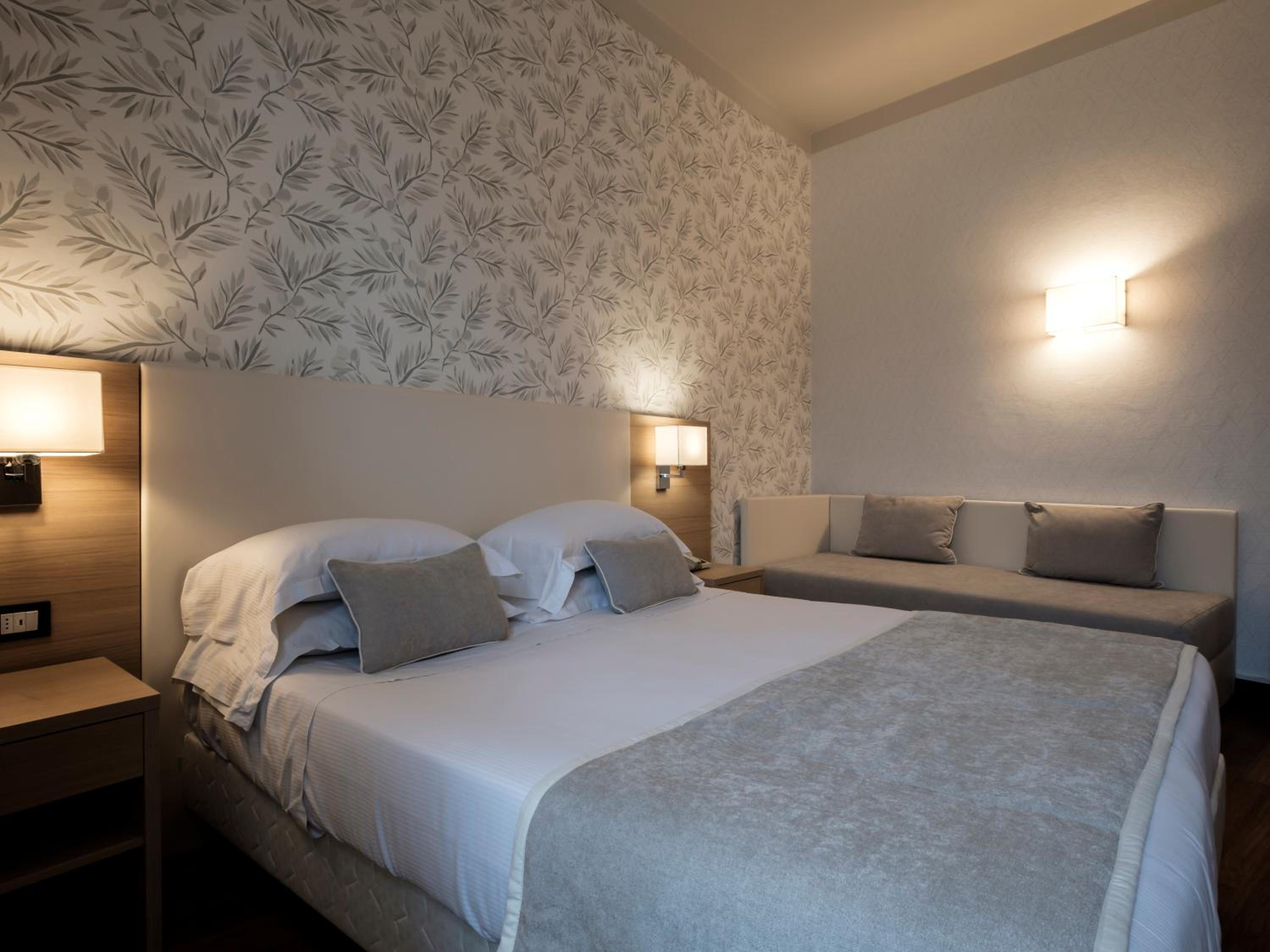 Deluxe Double or Twin Room - Photo 5