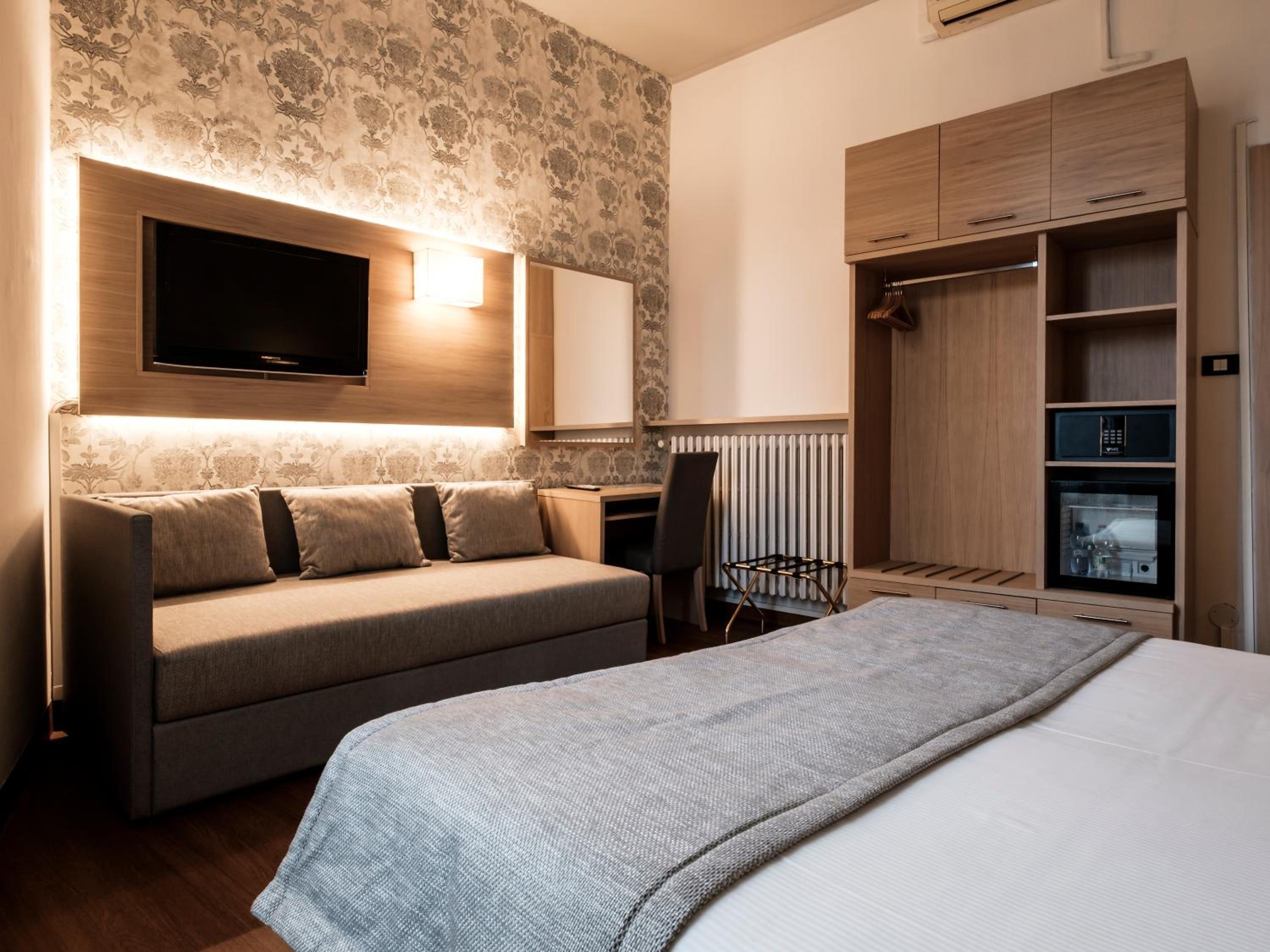Deluxe Double or Twin Room - Photo 4