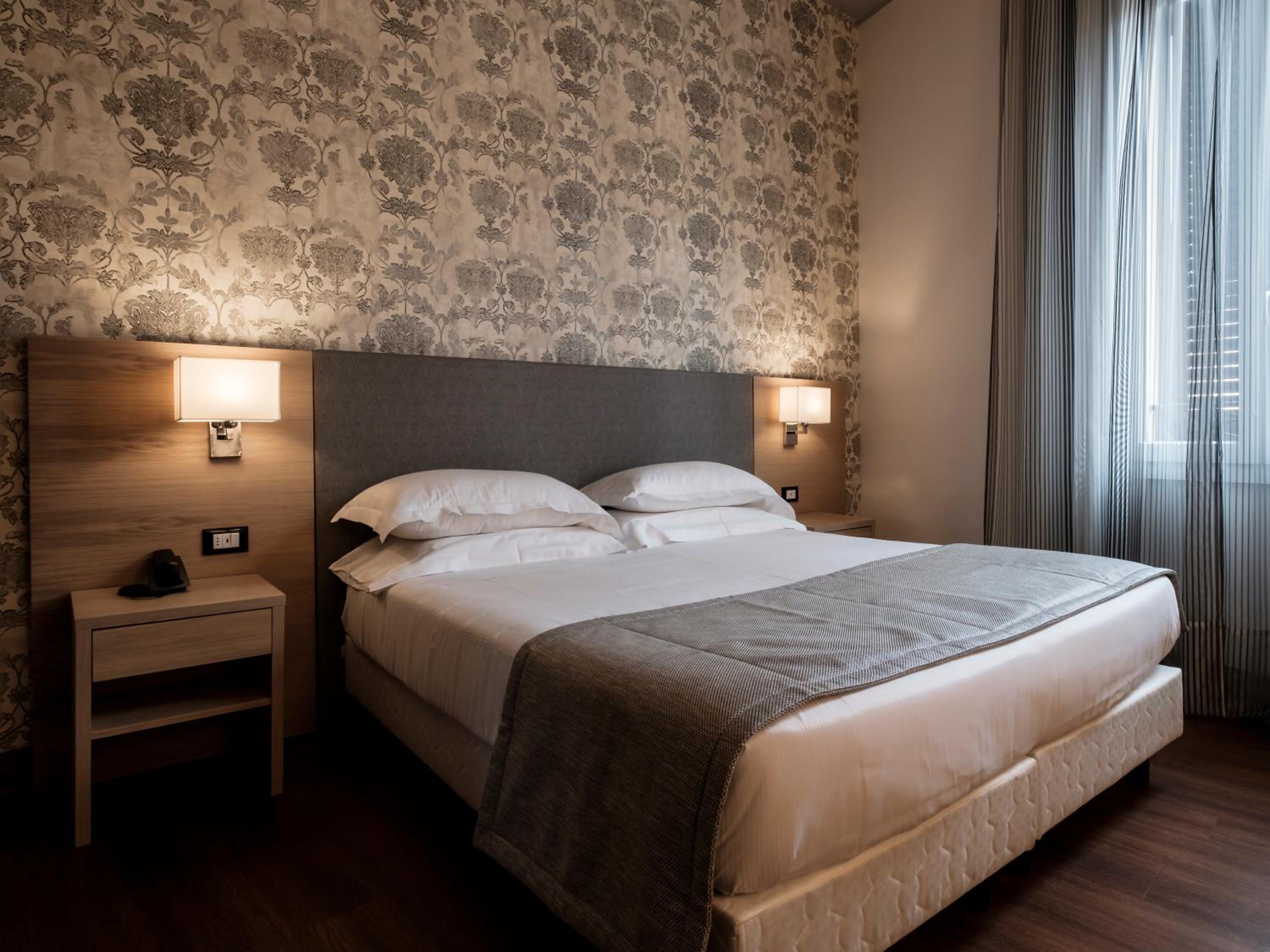 Deluxe Double or Twin Room - Photo 3