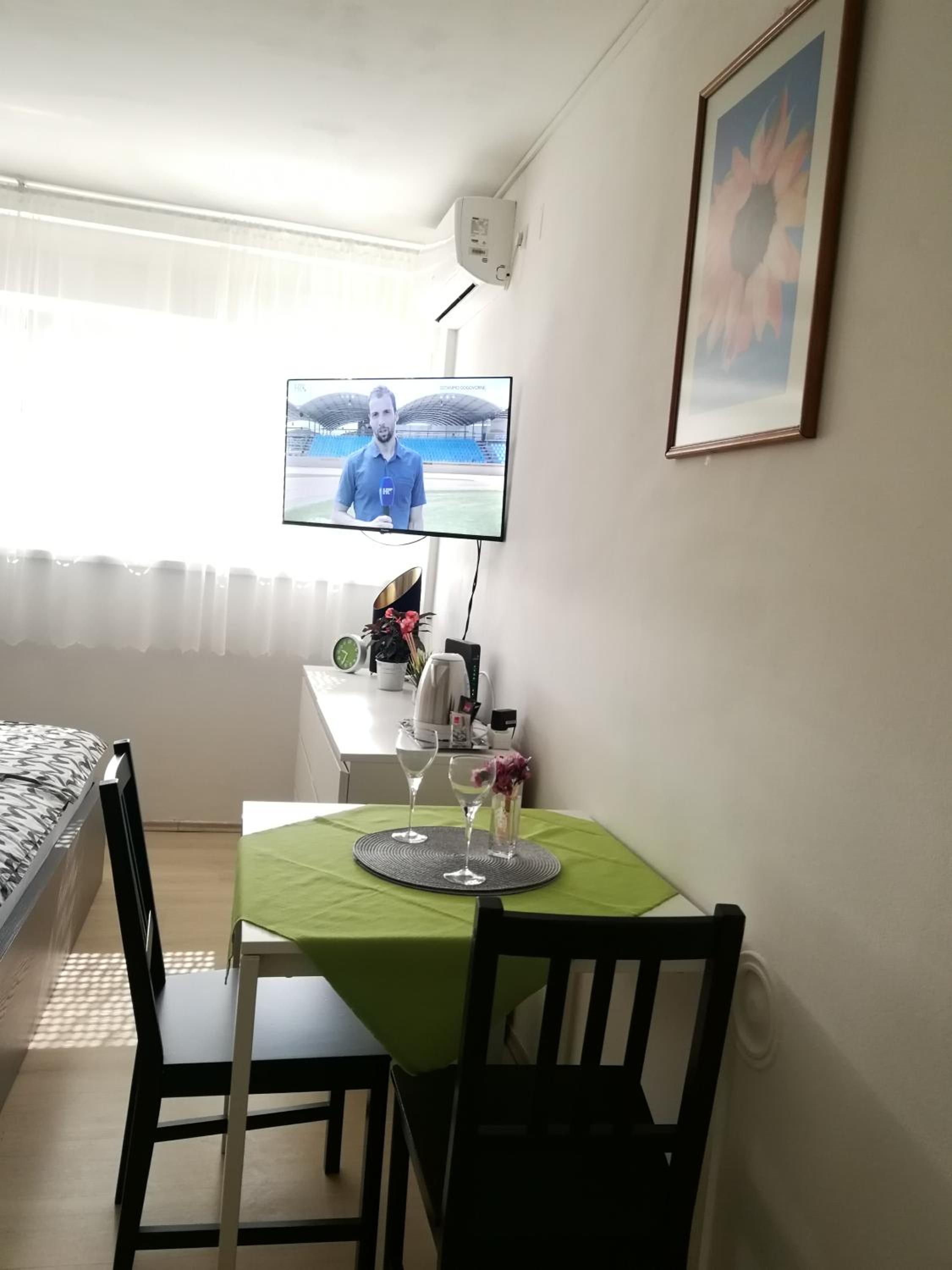 One-Bedroom Apartment - Photo 11