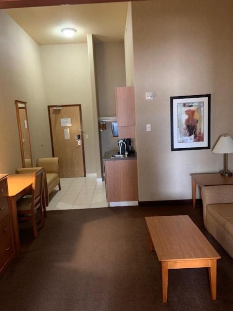 King Room With Roll-In Shower - Disability Access/Non Smoking/Ground Floor - Photo 45