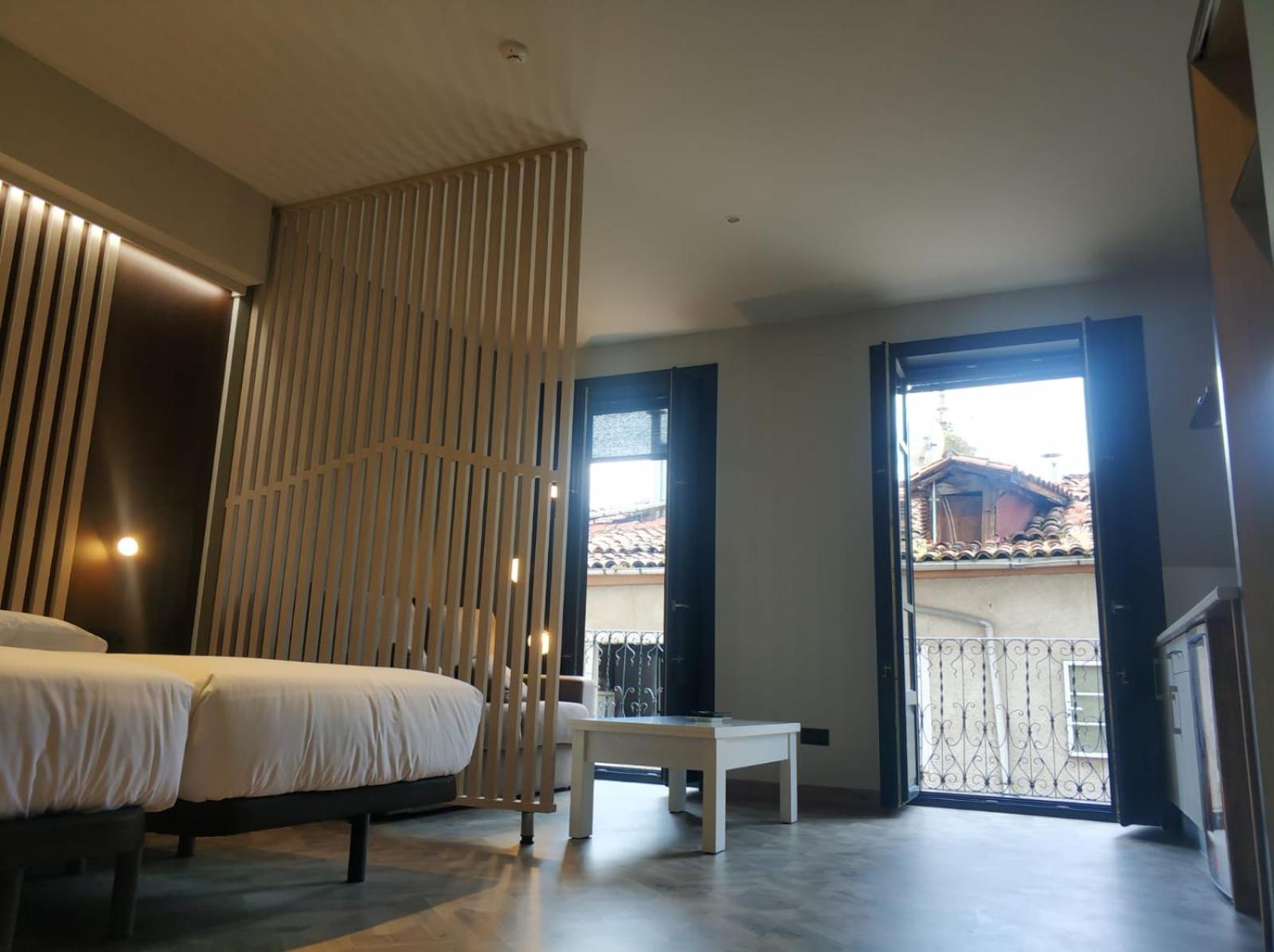 Studio Apartment - Photo 3