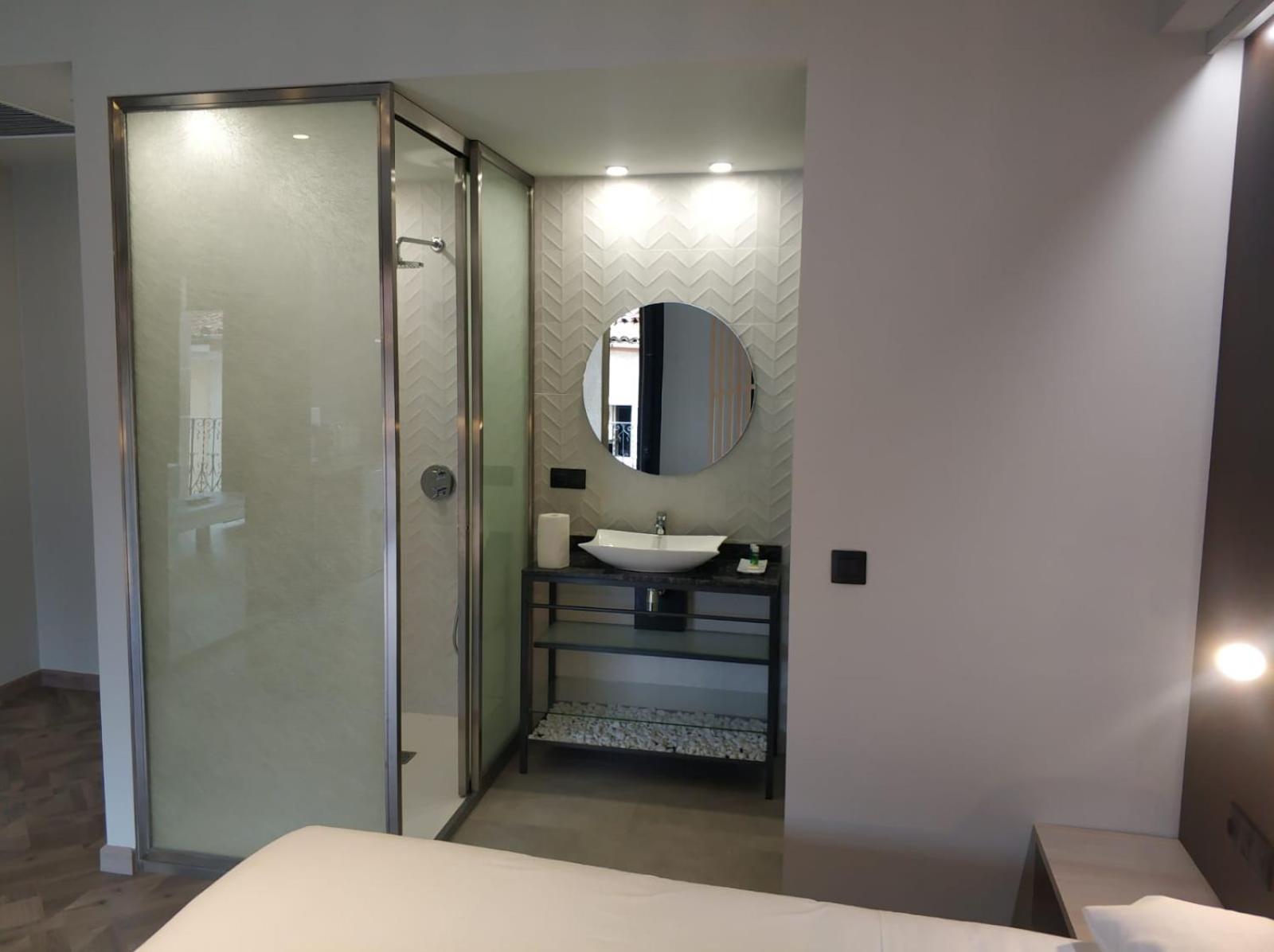 Studio Apartment - Photo 26