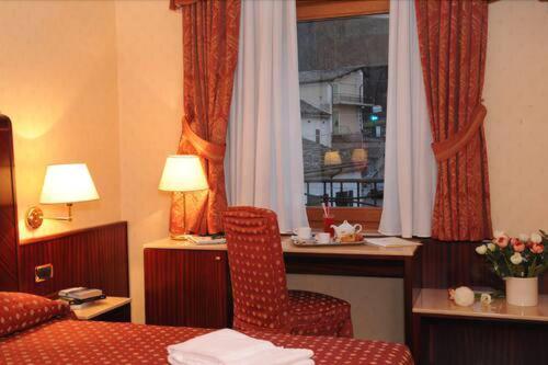 Double or Twin Room - Photo 5