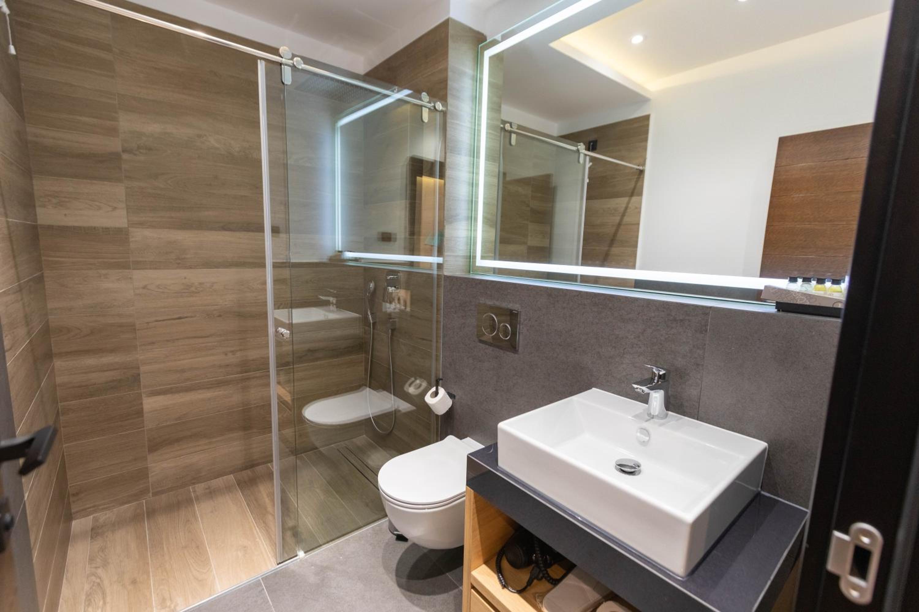 Standard Double Room photo 3