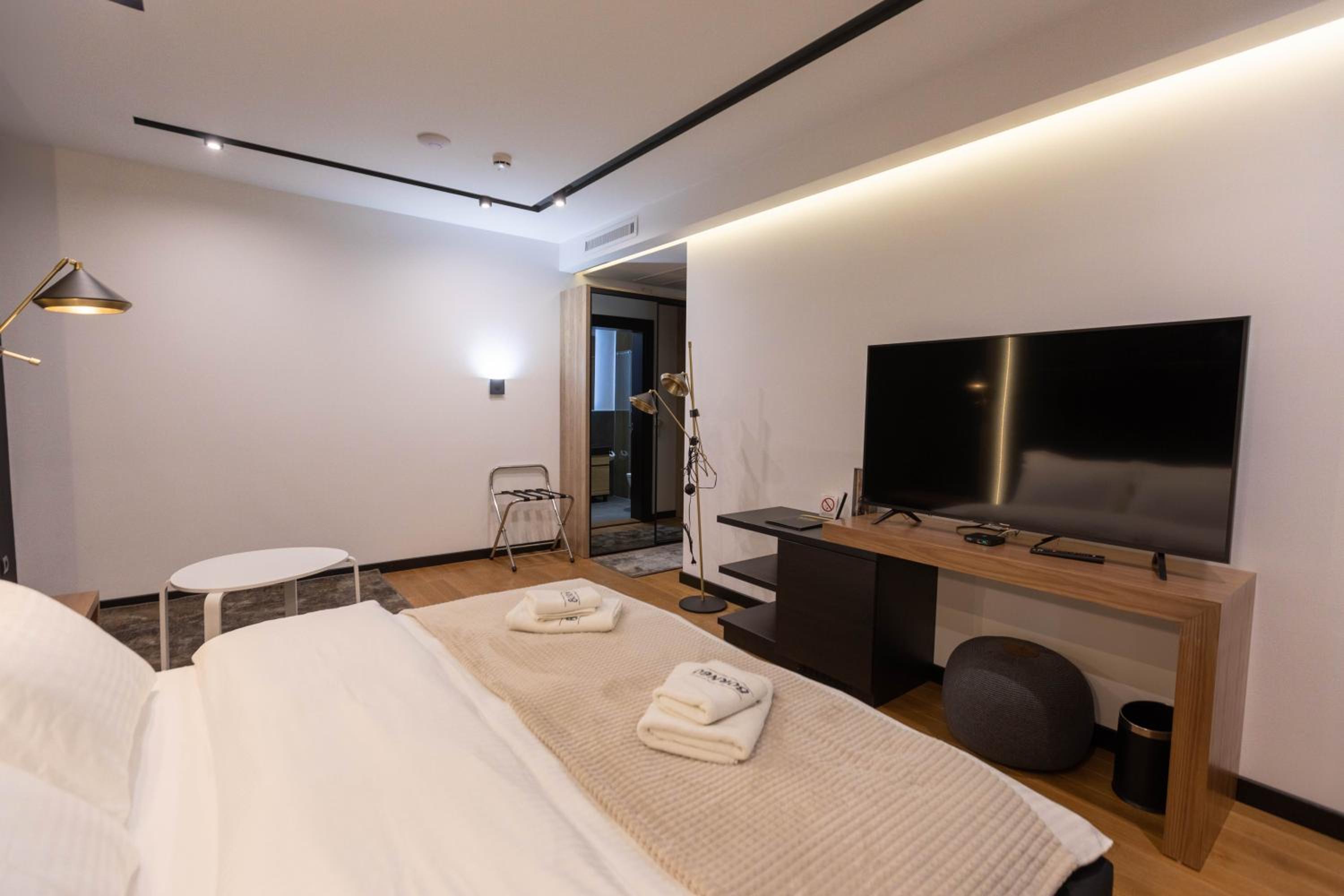 Deluxe Double Room photo 3