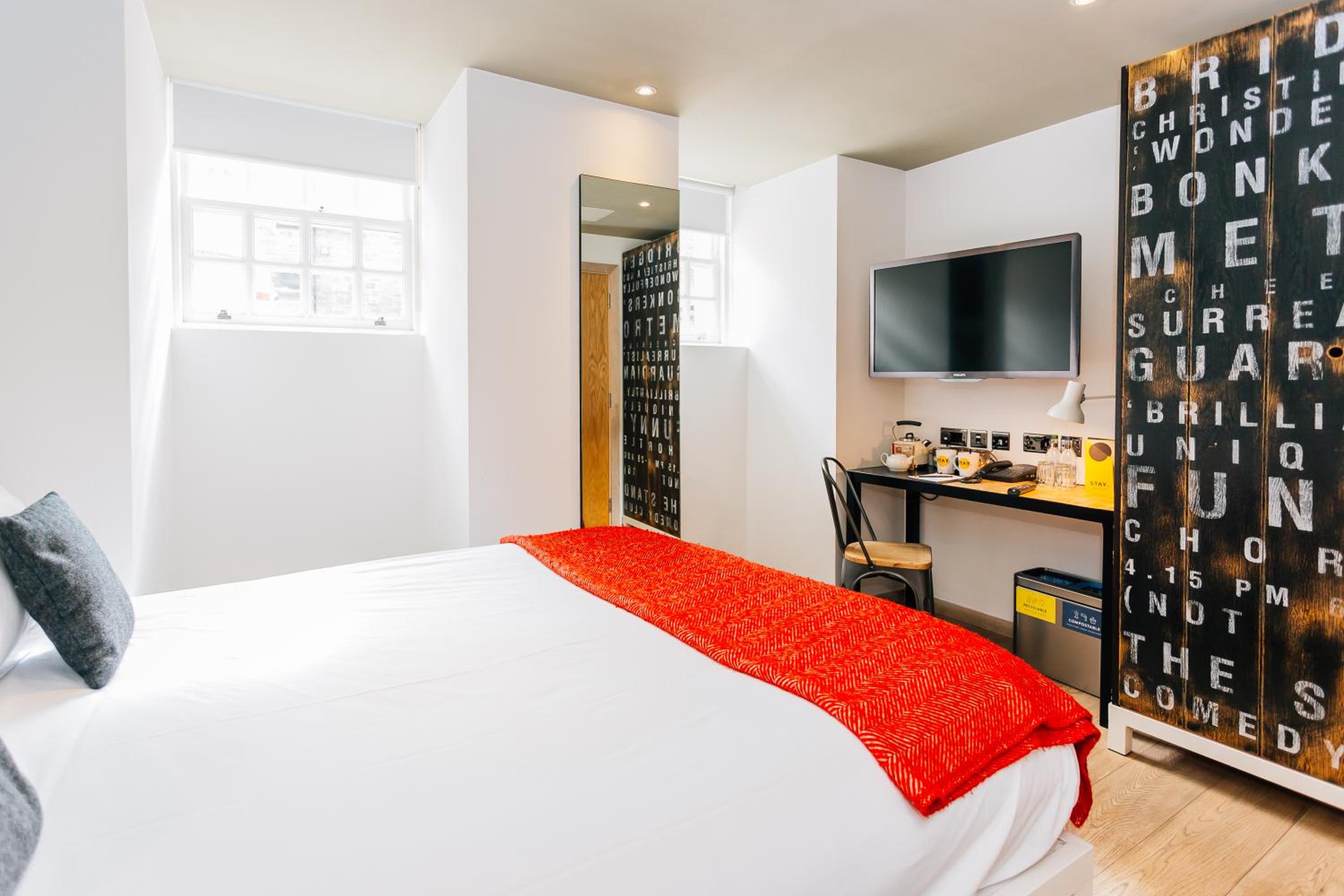 Medium Double or Twin Room - Photo 3