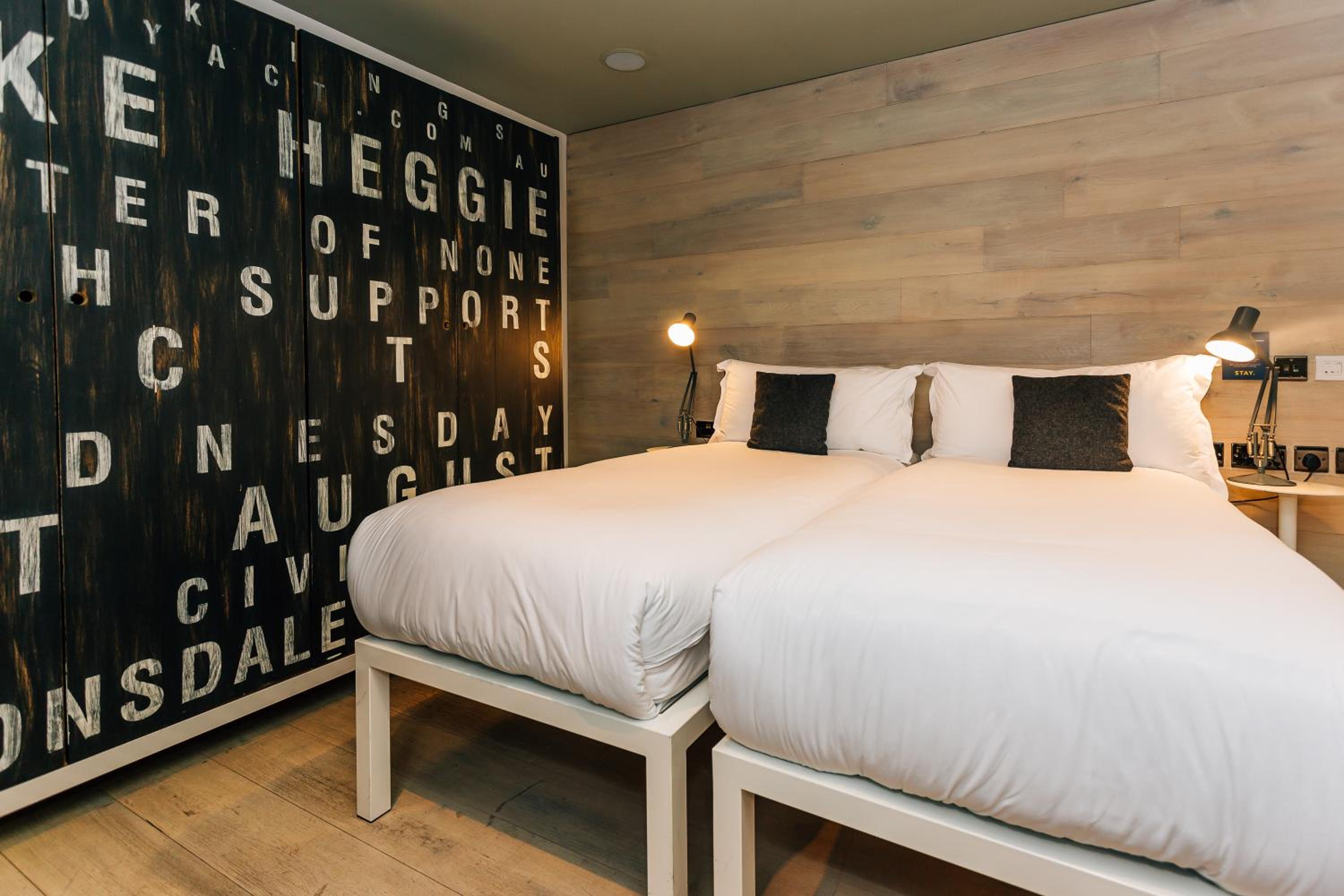 Medium Double or Twin Room - Photo 1