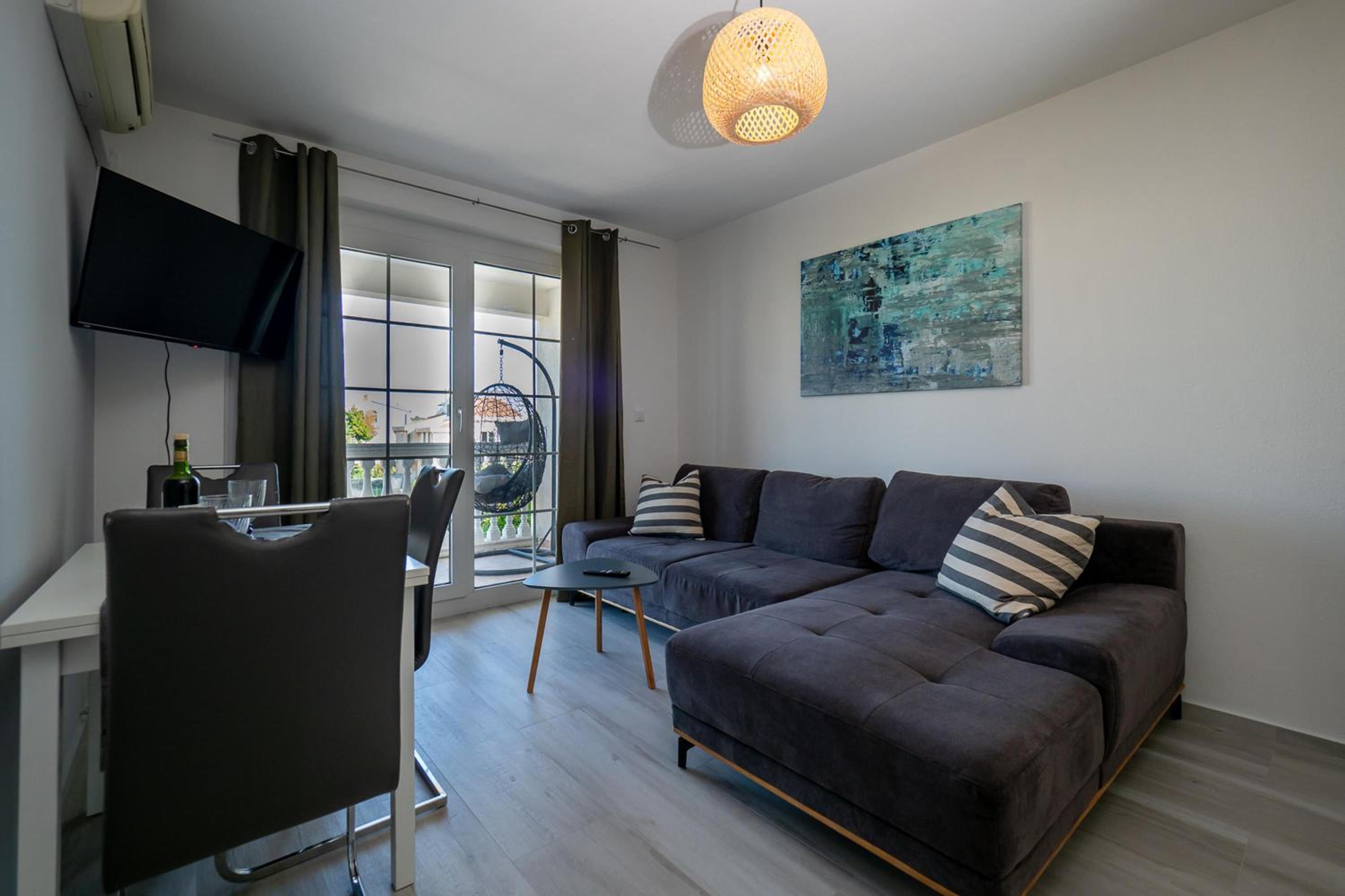 One-Bedroom Apartment with Balcony