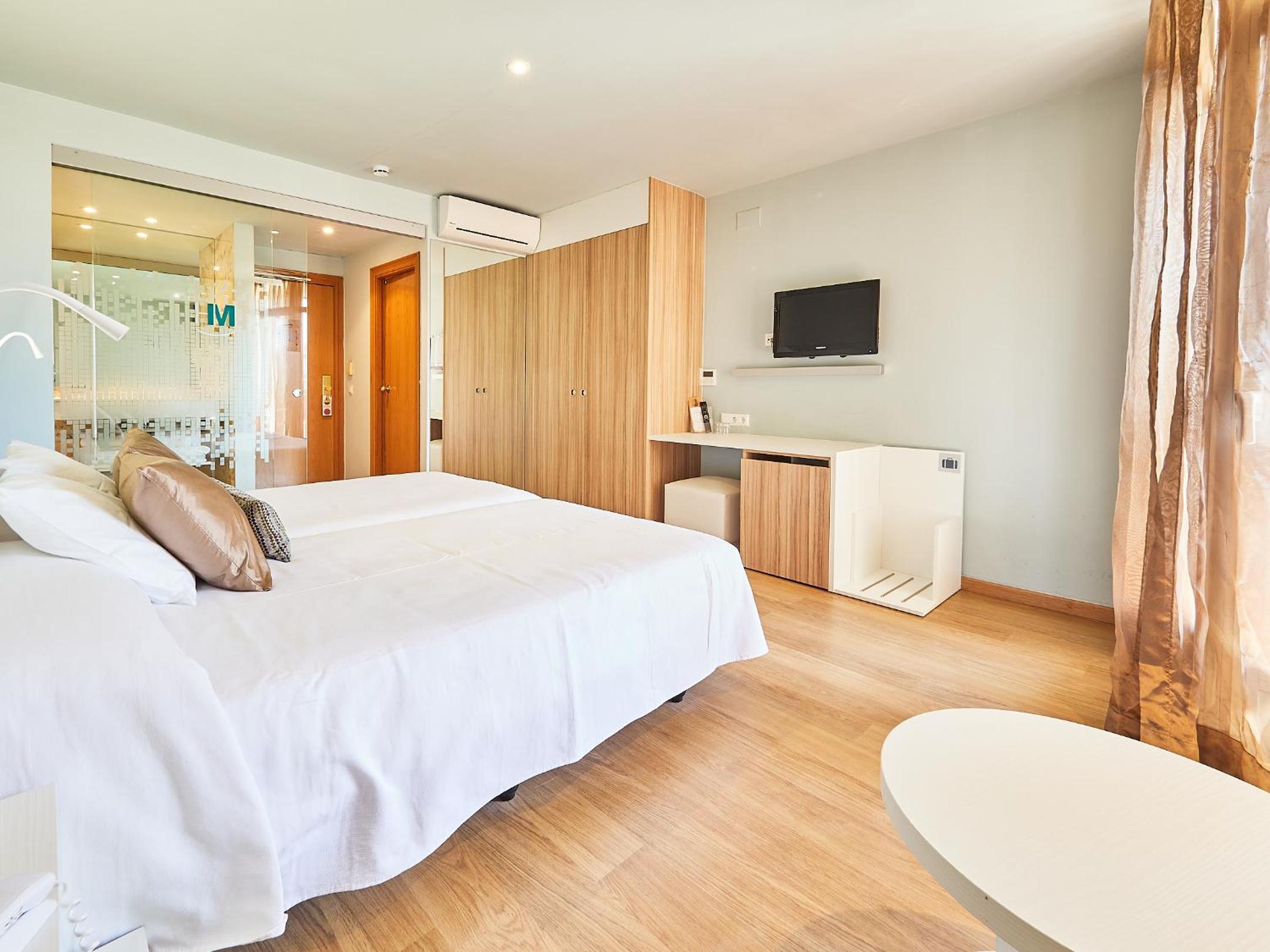 Superior Room with Garden View photo 3